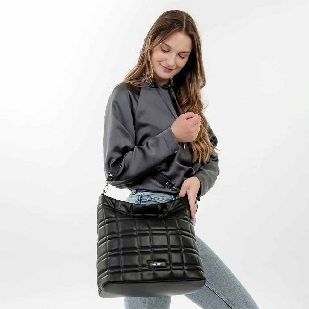 Suri Frey Poche Hilary Sac