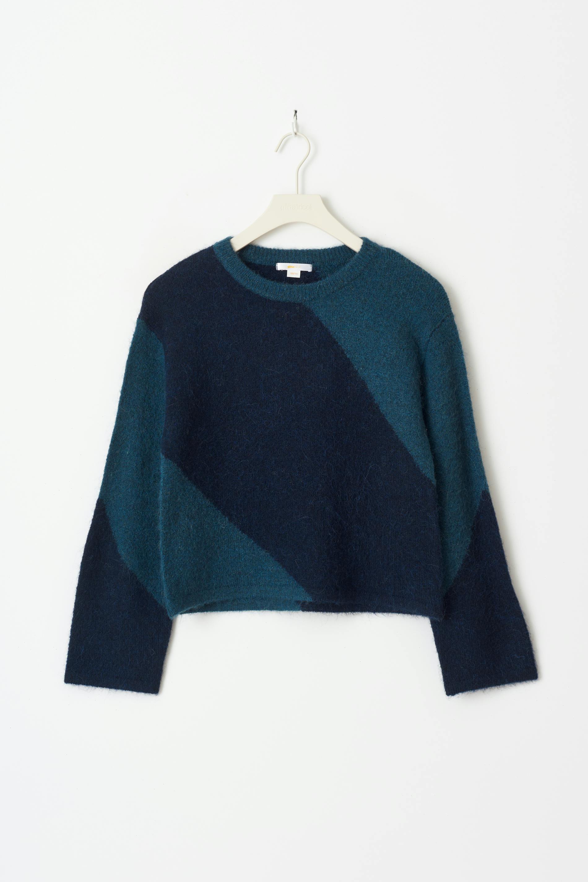 Y knitted sweater