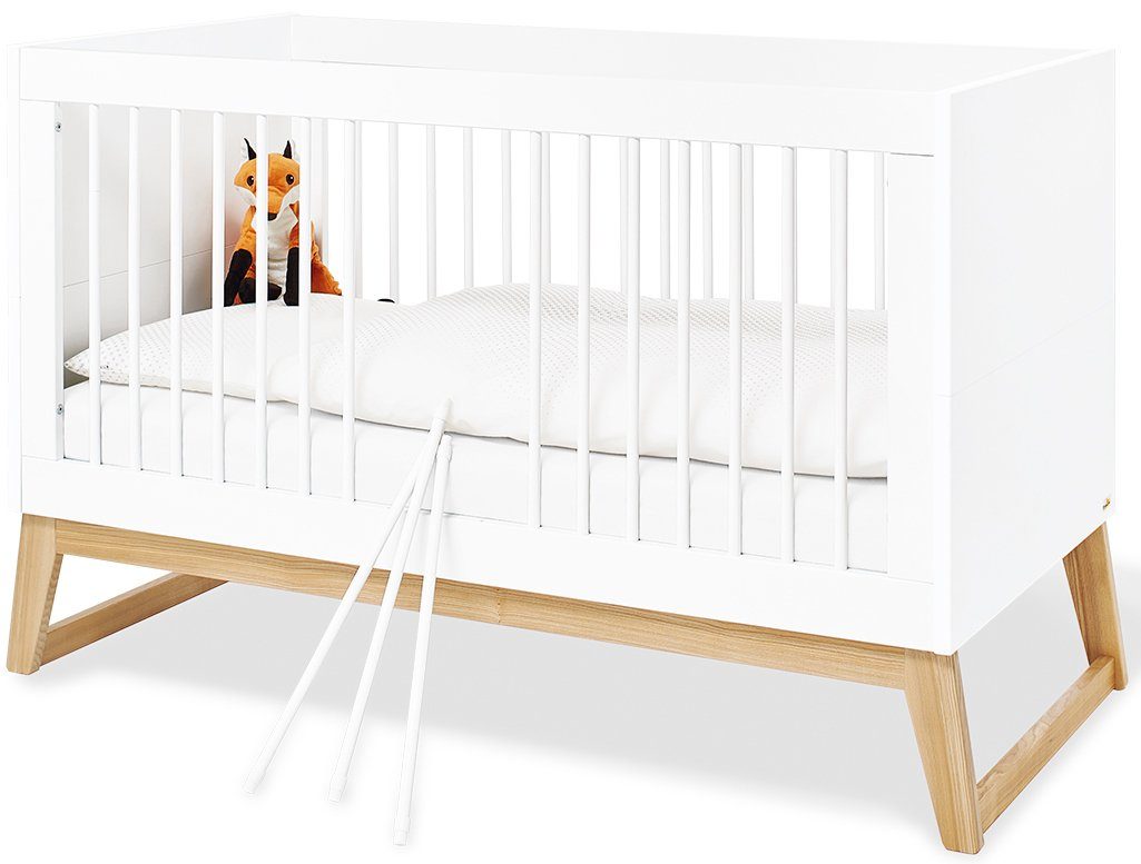 Pinolino® Babyzimmer-Komplettset Bridge, (Set, 4-St., Kinderbett, Schrank, Wickelkommode, Wandregal), breit, groß; mit Kinderbett, Schrank, Wickelkommode und Wandregal;