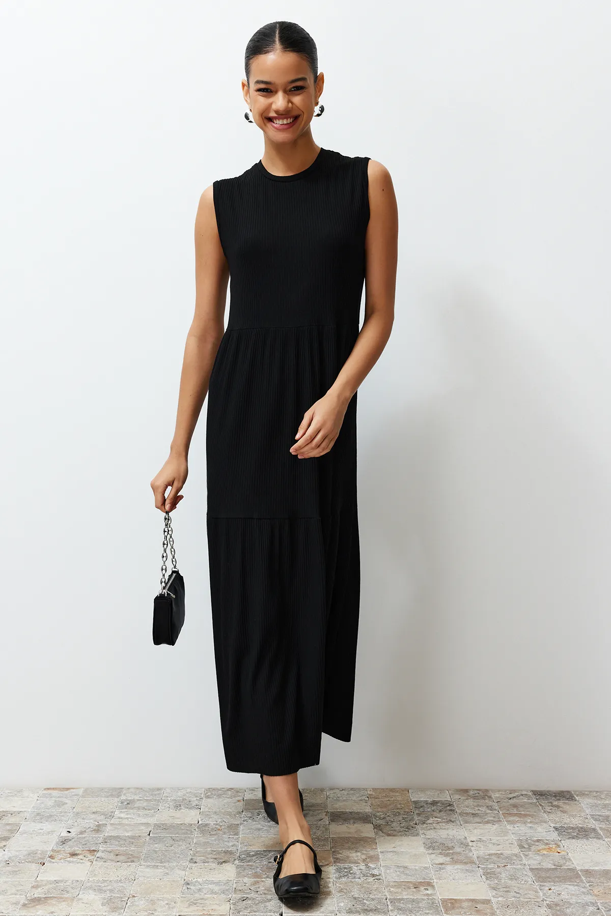Trendyol Modest  Schwarzes, ärmelloses, einfarbig gestricktes Dessous-Kleid TCTSS24EB00156