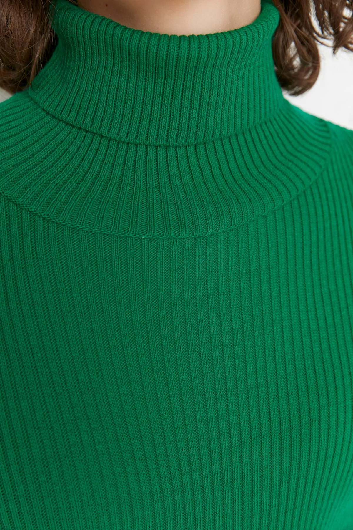 Trendyol Collection  Grüner Basic Rollkragenpullover TWOAW21KZ1279