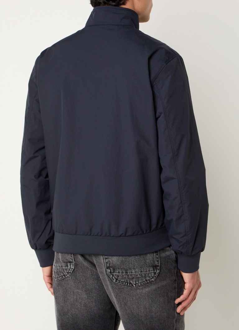 Fred Perry Brentham vējjaka ar stāvapkakli un izšuvumu no logotipa