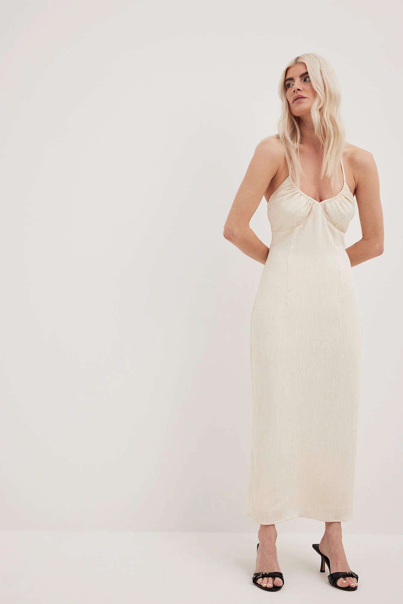 Strukturiertes Midikleid mit Rückenband