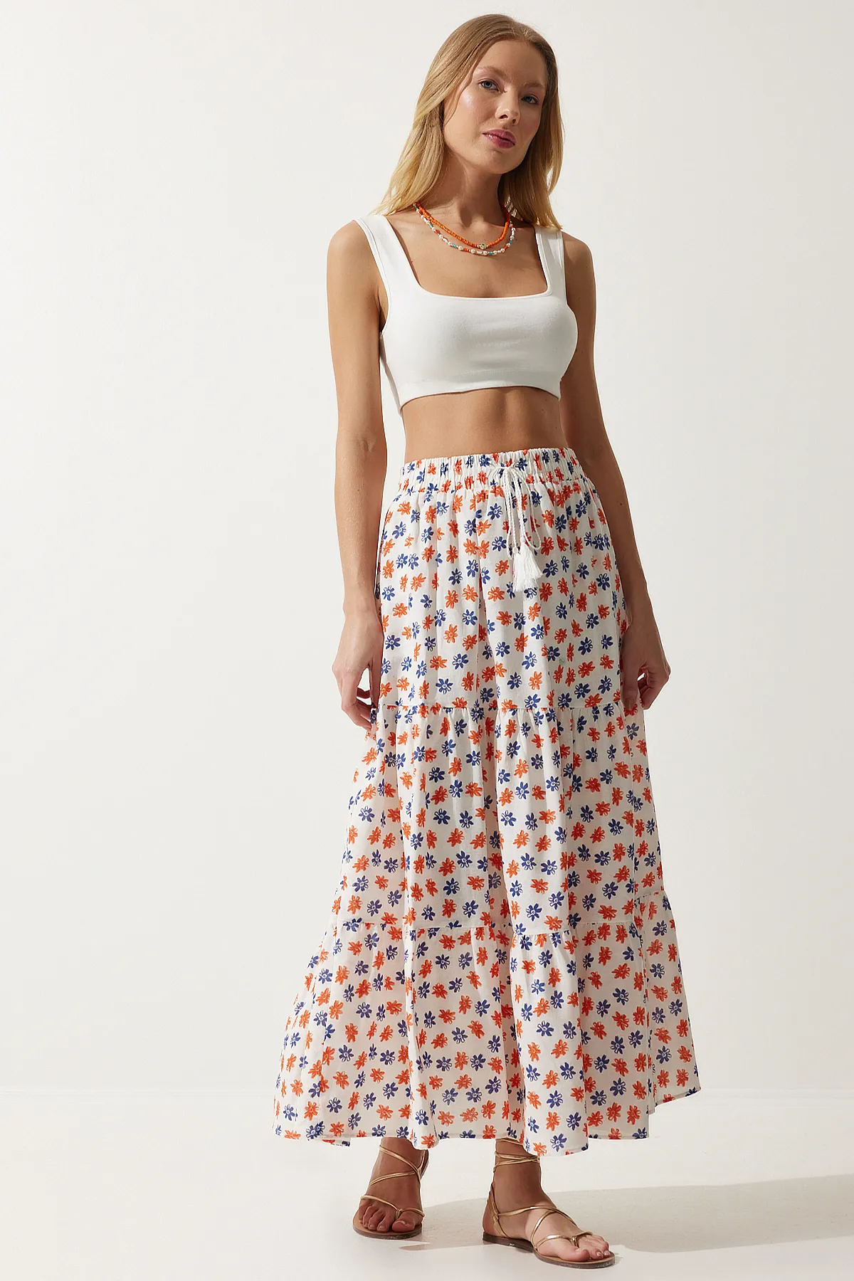 Happiness İstanbul  Ecru-orangefarbener Sommer-Leinenrock mit Blumenmuster und Volants für Damen RG00016