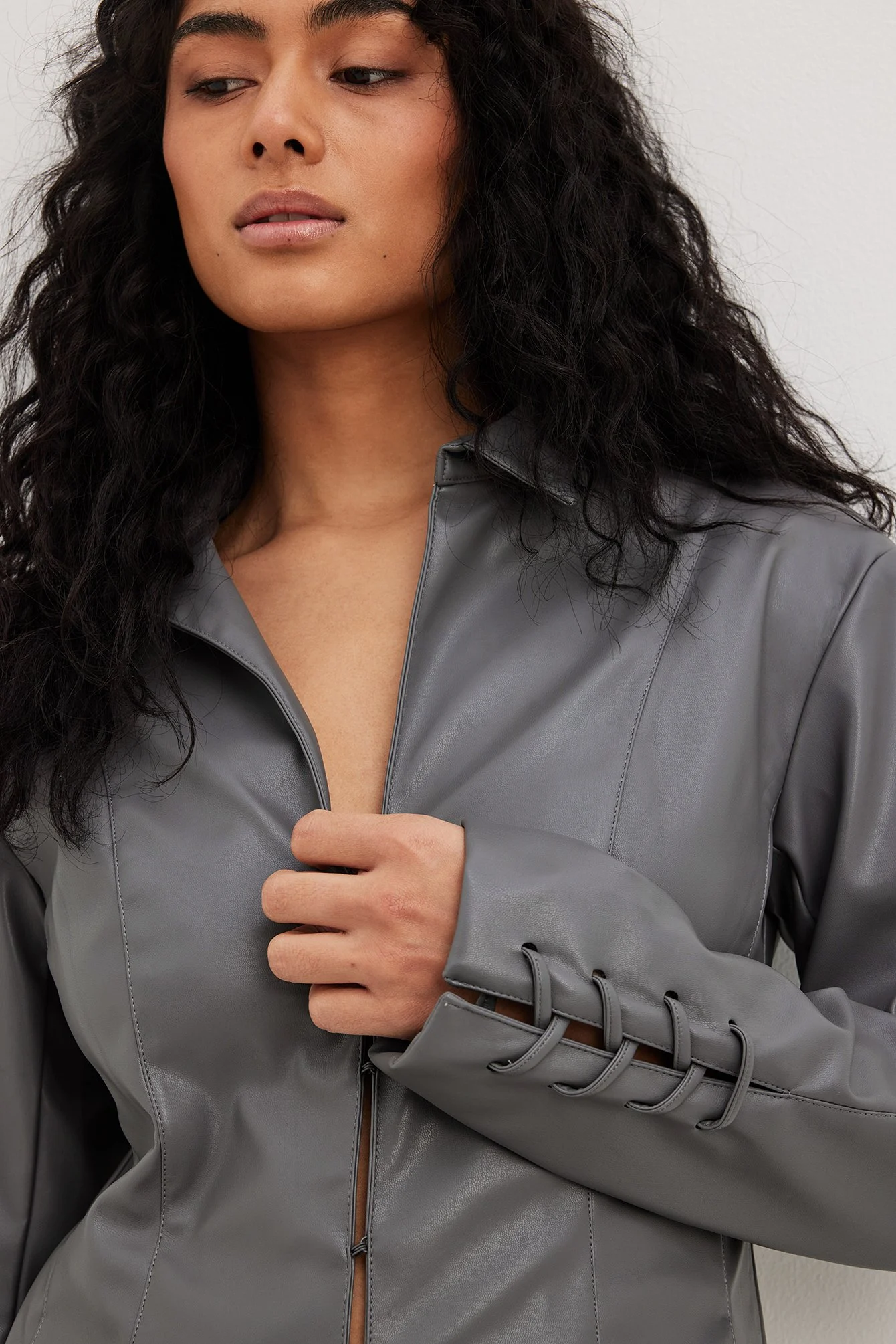 PU-Blazer mit Spitzendetails
