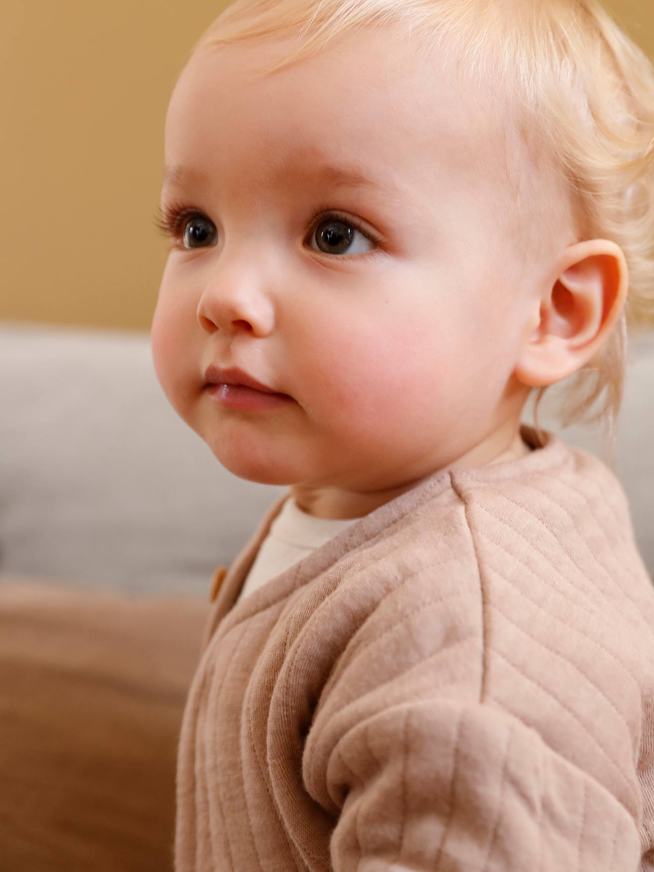 Cardigan naissance bébé poches en gaze de coton cappuccino