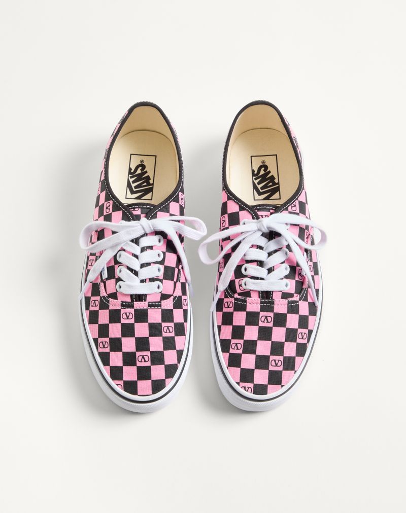 Tênis de cano baixo Valentino Garavani e Vans em tecido com estampa xadrez VLogo