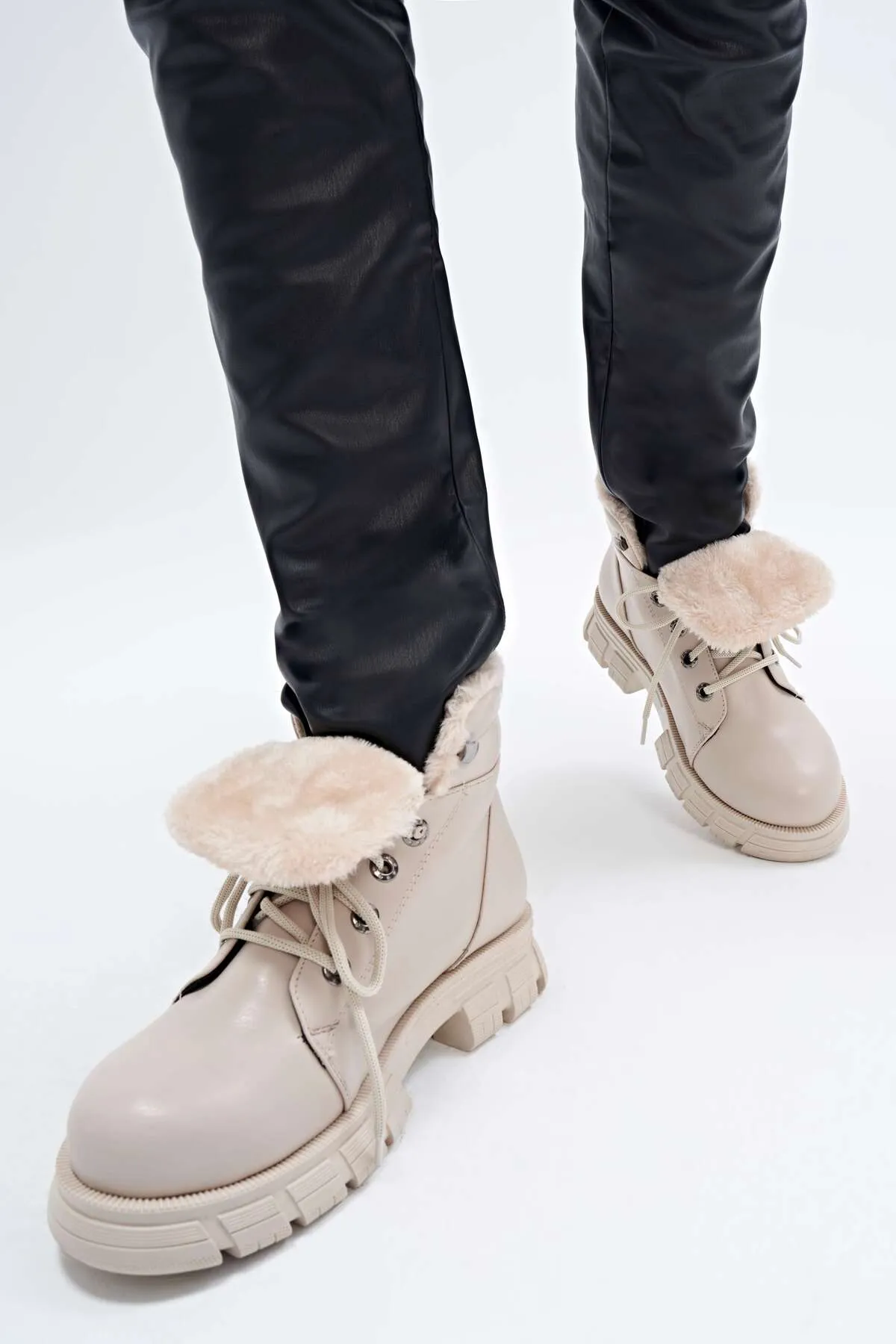 Yaya by Hotiç  Beigefarbene Stiefel und Stiefeletten für Damen 01BOY252160A310