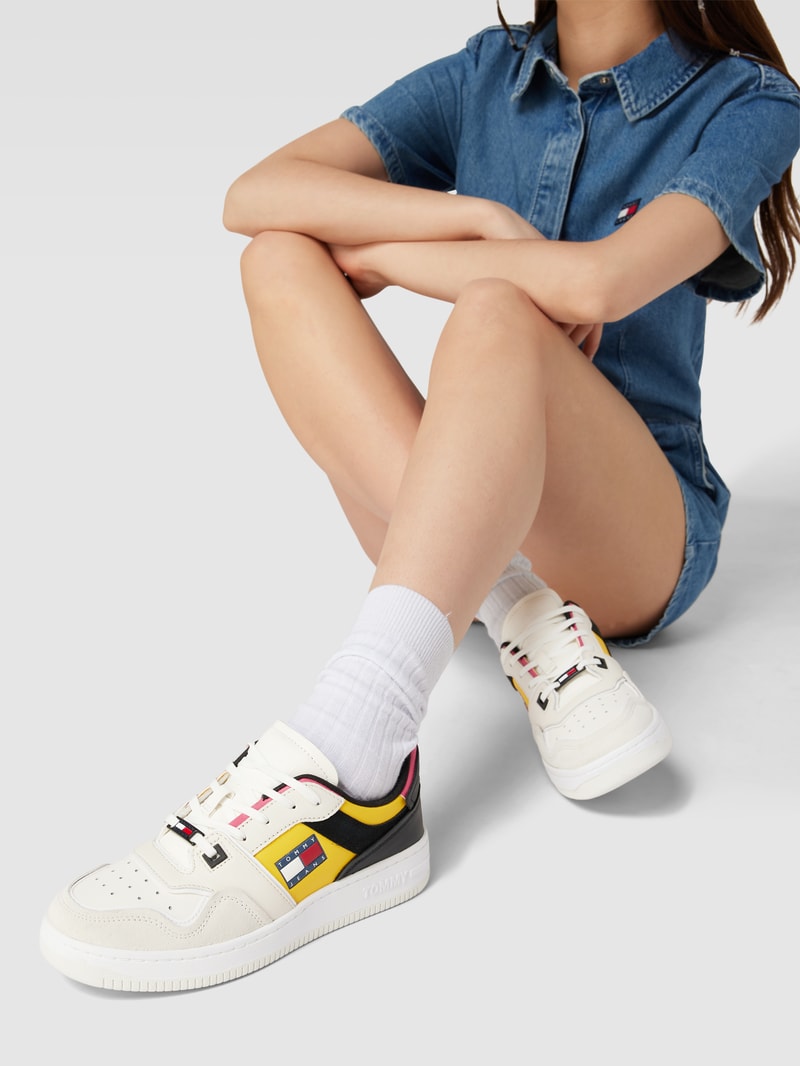 Sneaker mit Label-Print Modell 'BASKET' in hellgelb