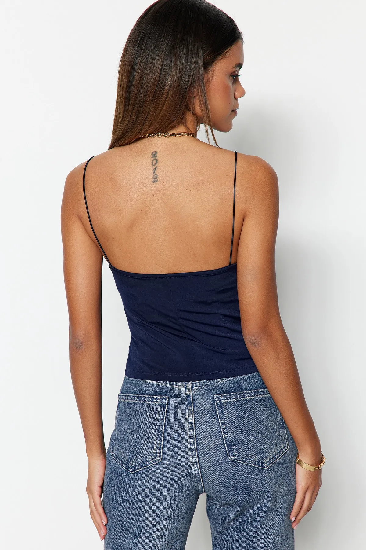 Trendyol Collection  Marineblaue, dehnbare Strickbluse mit tailliertem Kragen TWOSS21BZ0667