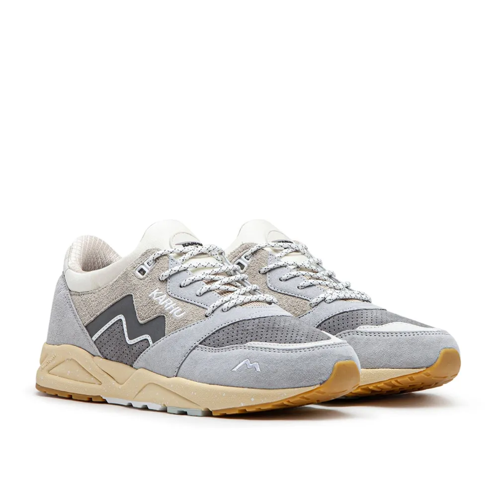 Karhu Aria 95 F803117 / grau