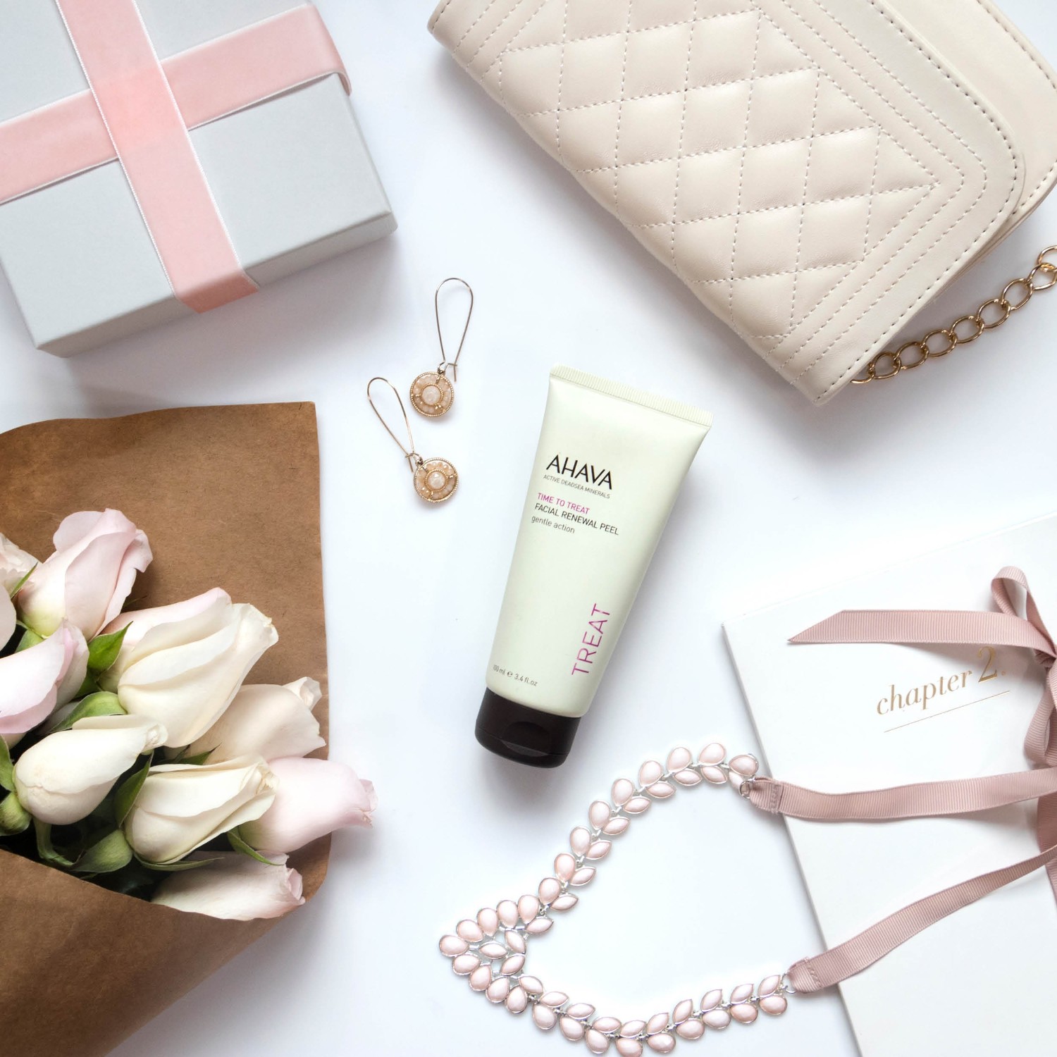 AHAVA Obnovujúci peeling na tvár s jemným účinkom