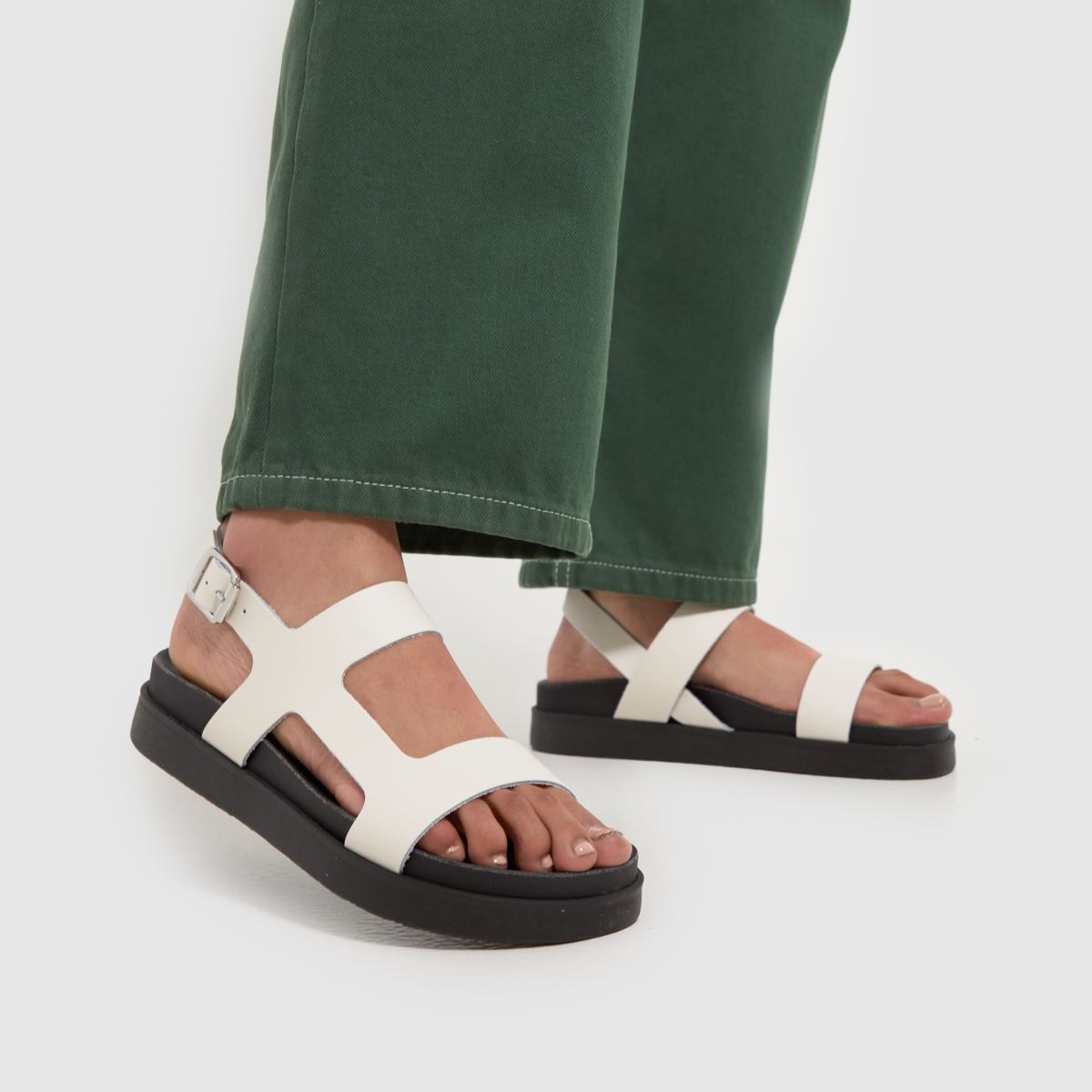 Bílé robustní kožené sandály Schuh Tasmin