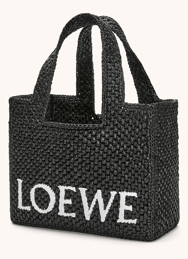 Mała torba typu tote LOEWE Font z rafii, z odpinanym paskiem na ramię.
