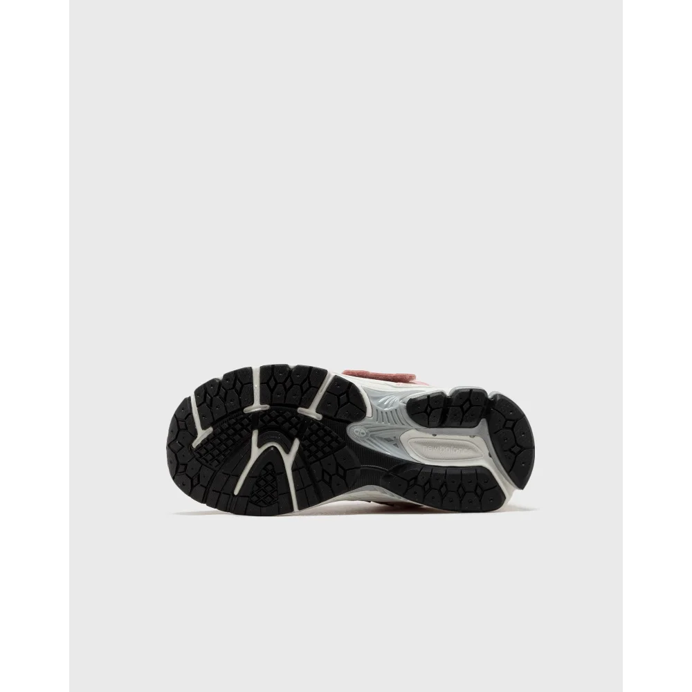 New Balance PV2002V1 PV2002SK / pink