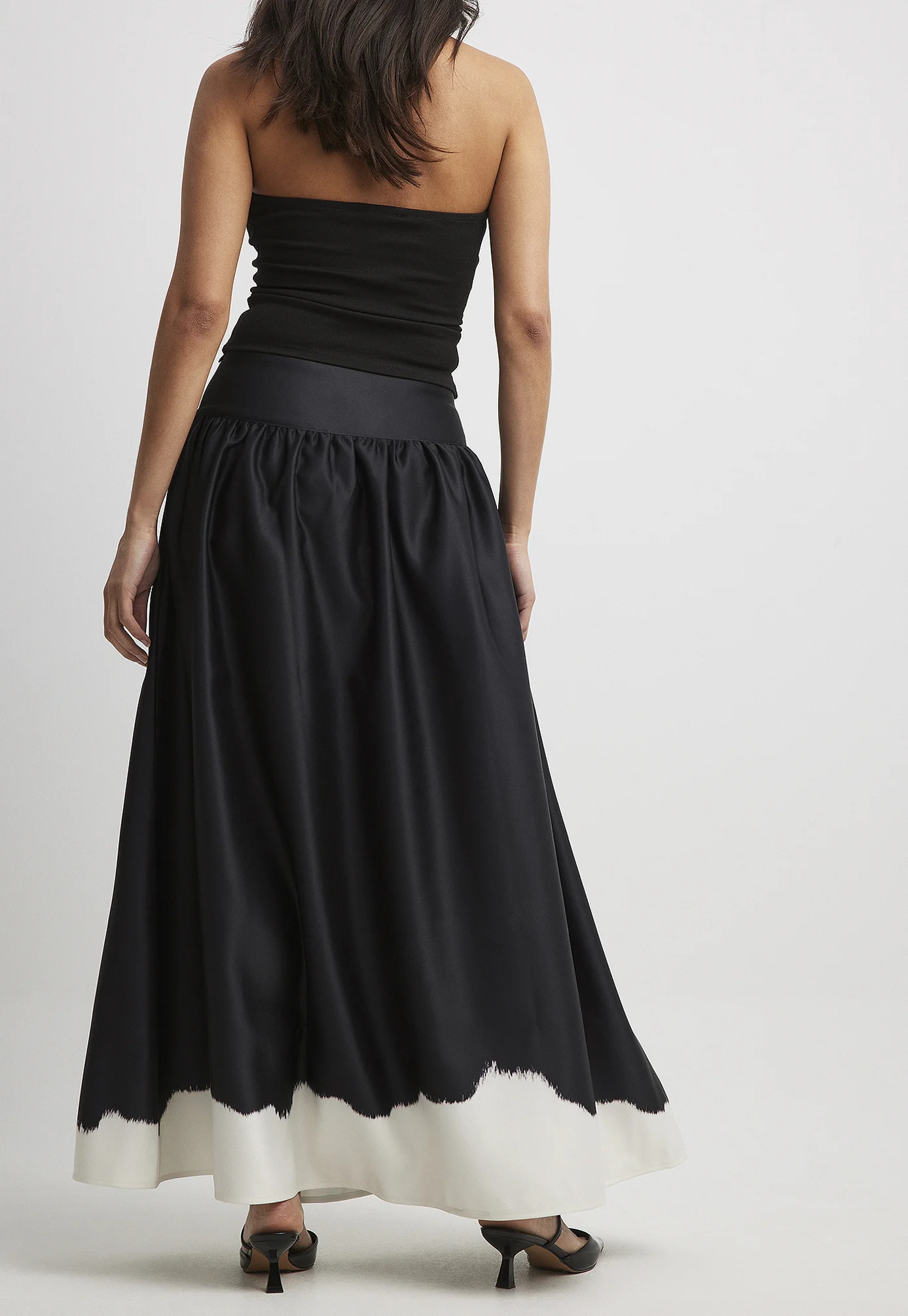 NA-KD WEITERMIT MITTLER TAILLE - Falda larga