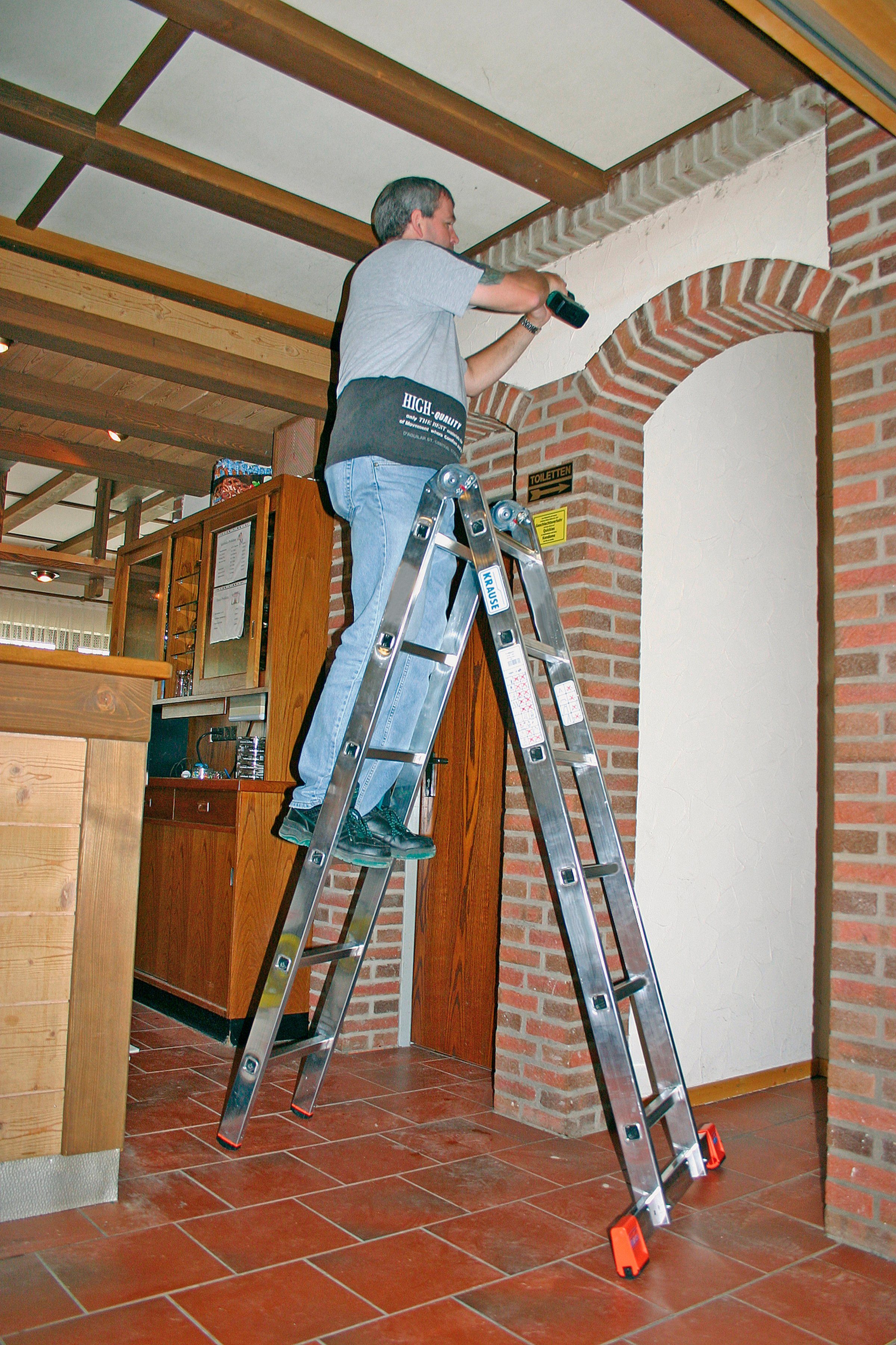 KRAUSE Gelenkleiter MONTO TriMatic