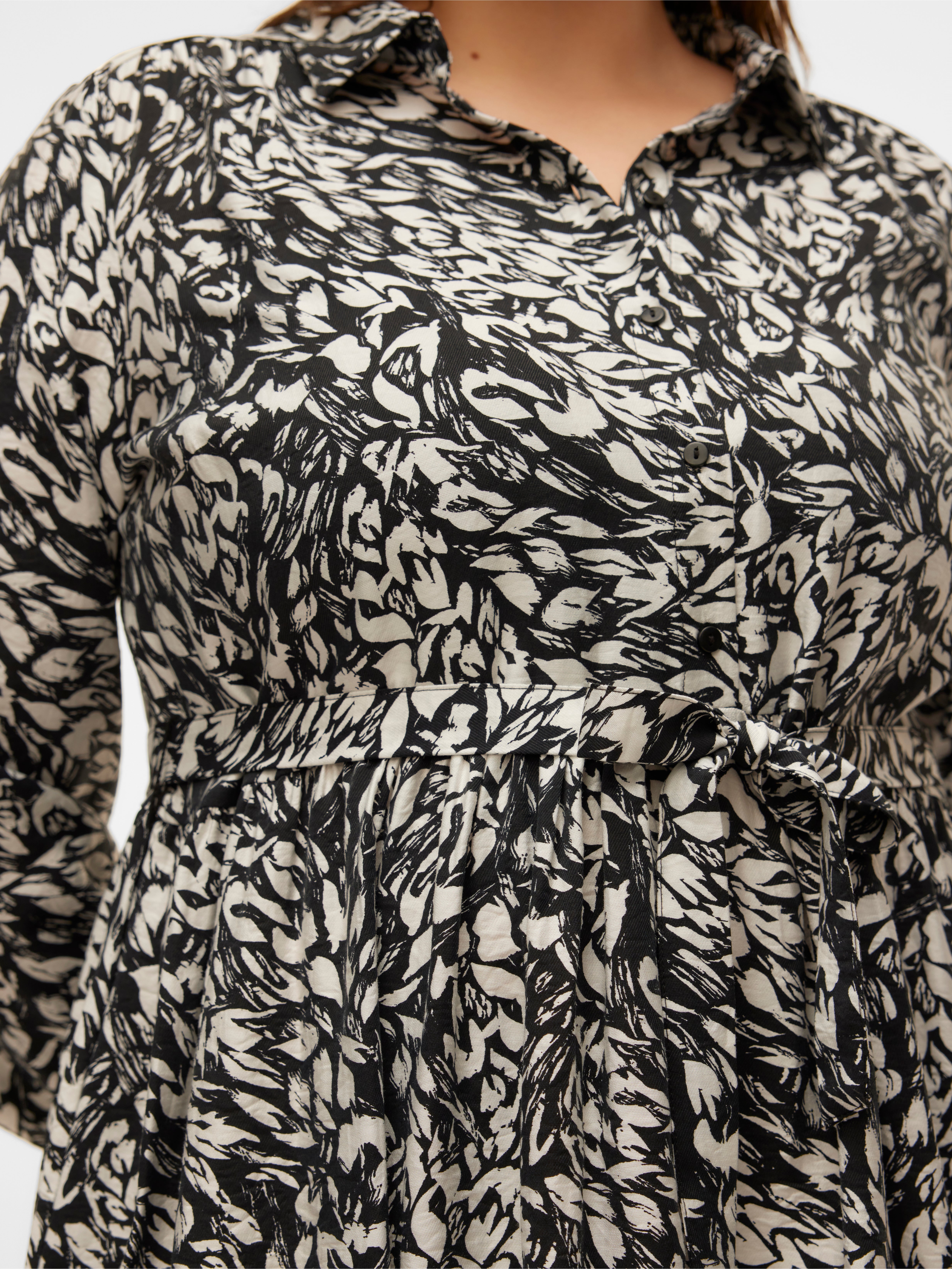 VMCDEBBYANA Kurzes Kleid