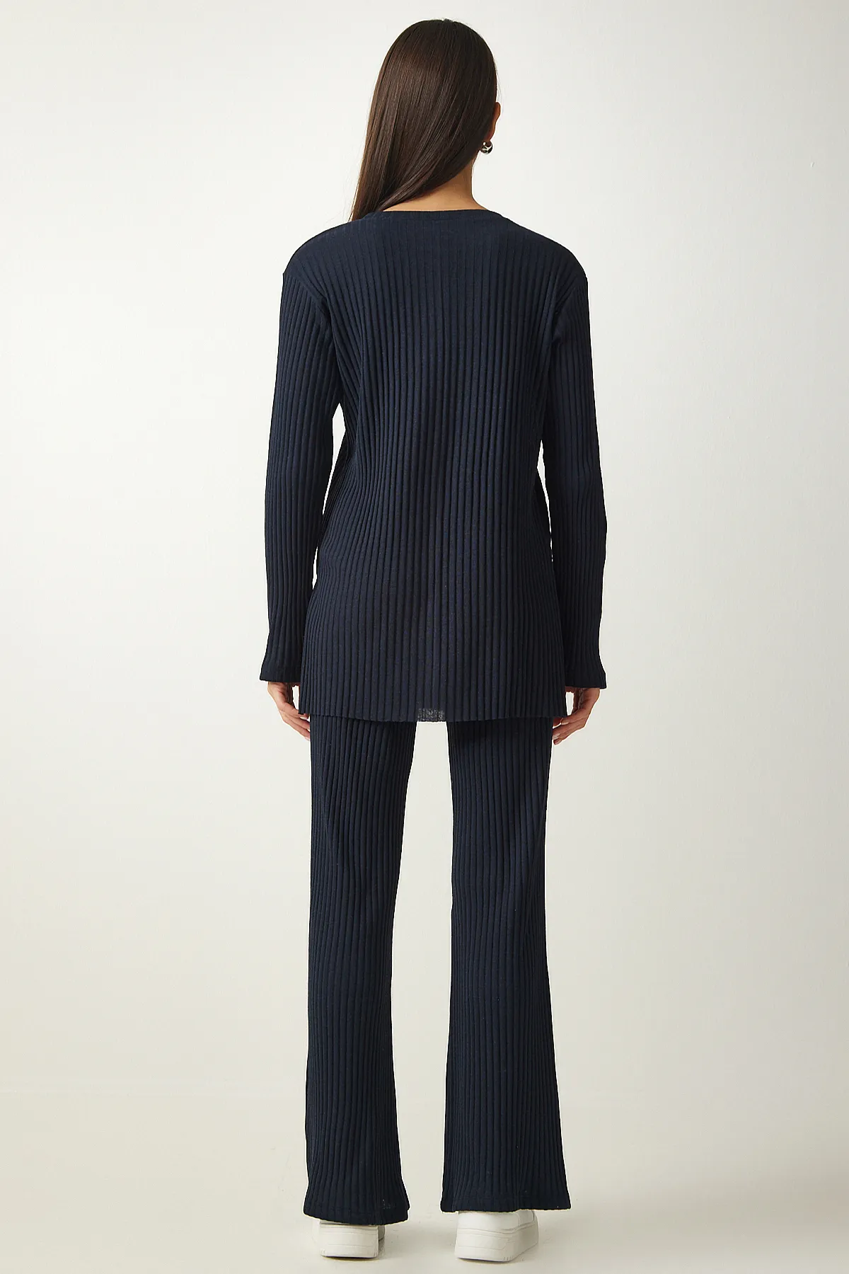 Happiness İstanbul  Damen-Set aus schnurgebundener Strickbluse und Hose in Marineblau OW00008