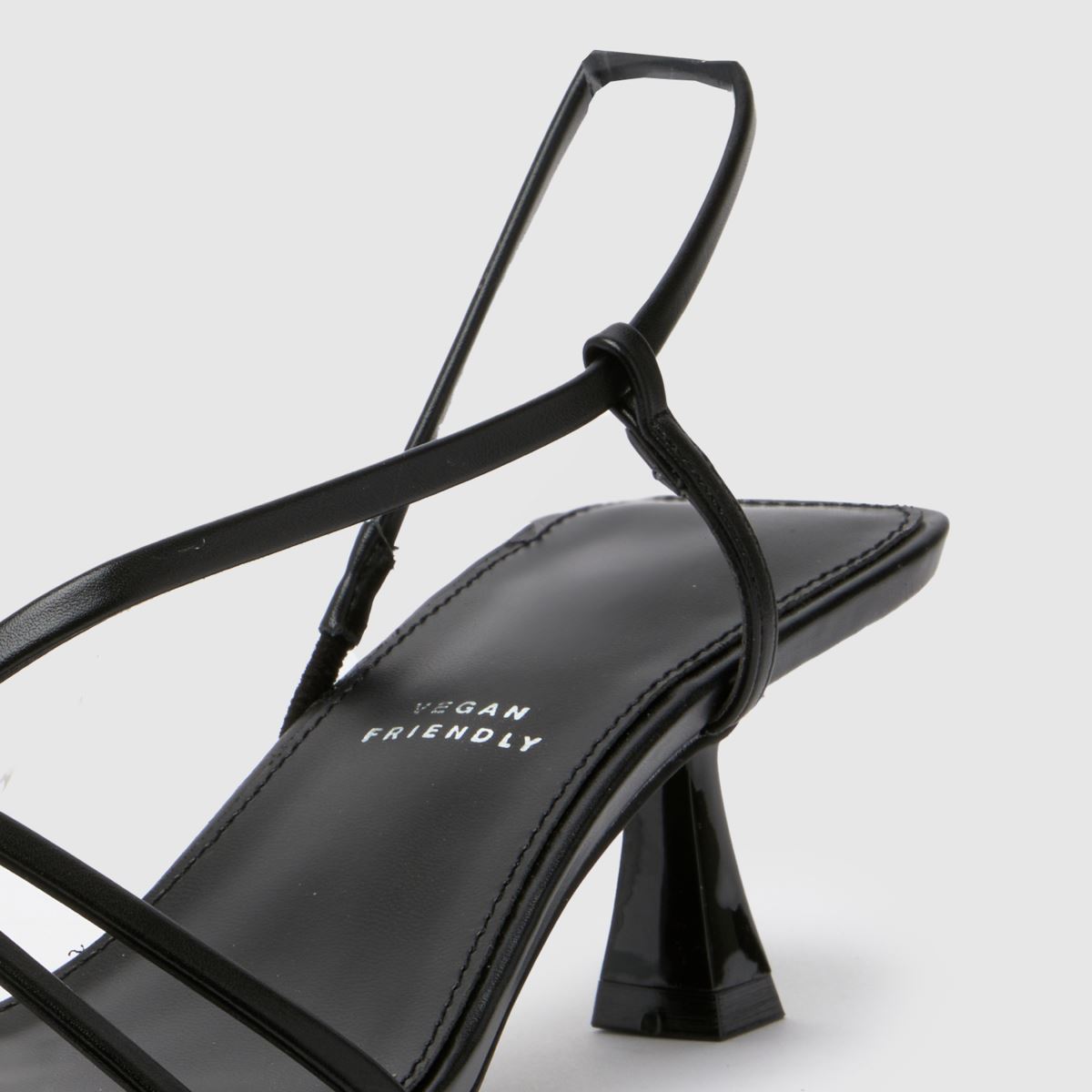 Schuh Sora magassarkú cipő fekete színben