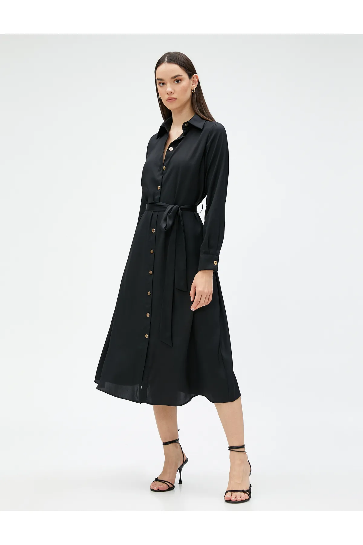 Koton  Satin-Hemdkleid mit Gürtel in Midi-Länge