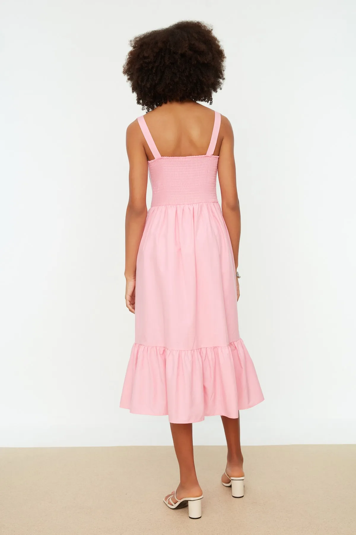 Trendyol Collection  Rosa Taillen-Midi-Kleid aus gewebtem, gefüttertem, mit Reißverschluss verziertem, gewebtem Kleid TWOSS20EL2208