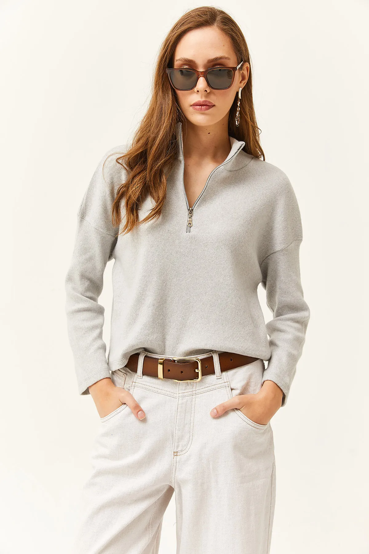Olalook  Hellgraues Sweatshirt mit Stehkragen und Reißverschluss für Damen