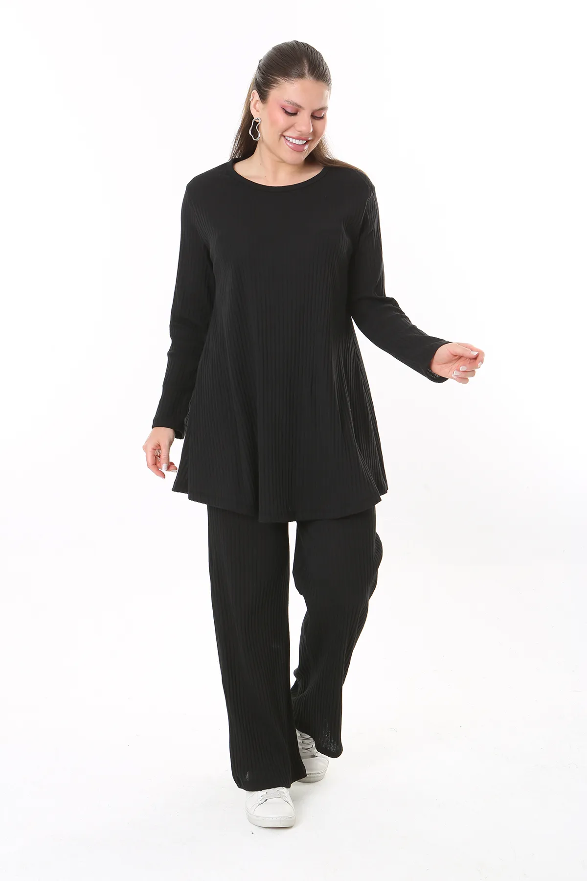 Şans  Damen-Set mit schwarzer Bluse und Hose in Übergröße 65N37701