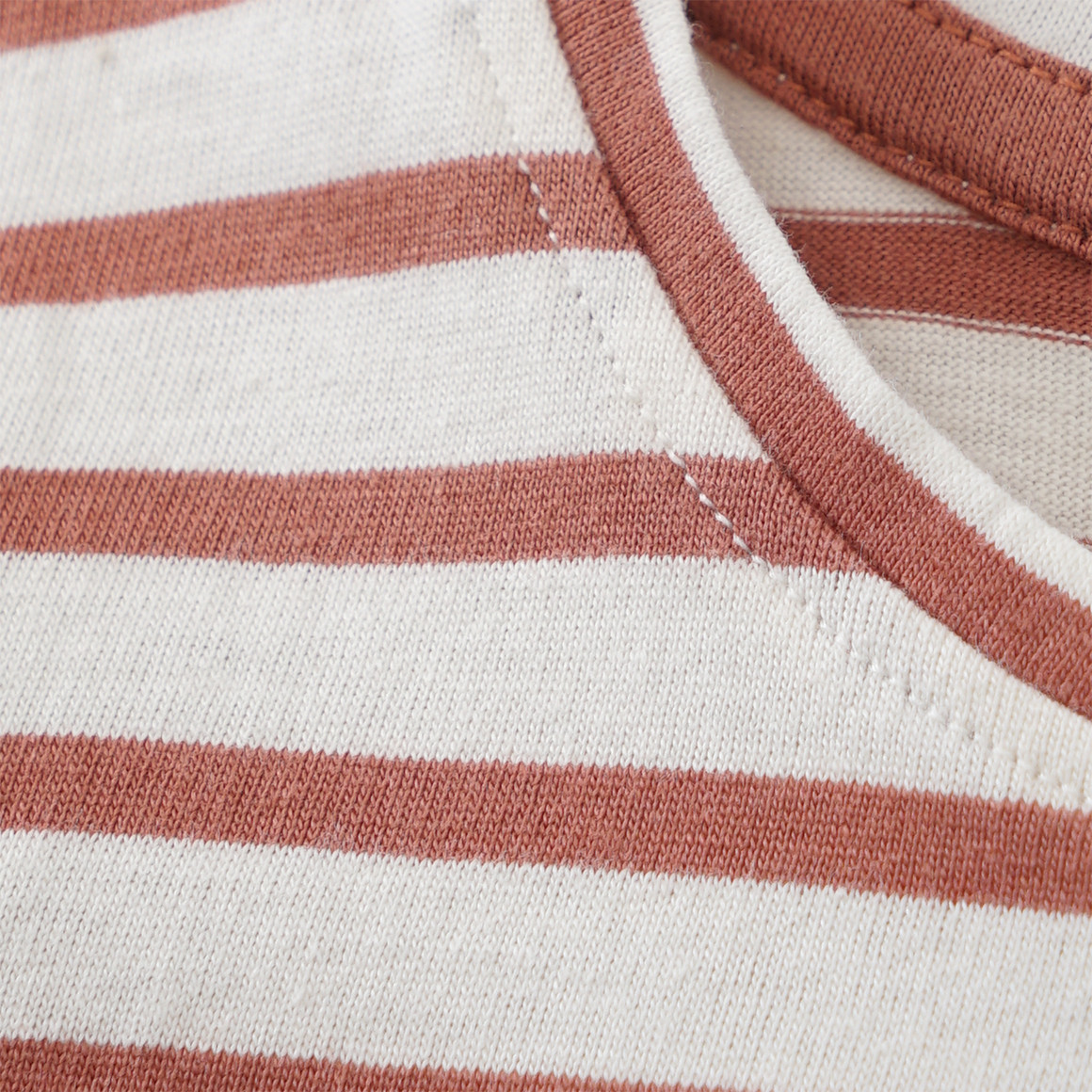 2 Baby Langarmshirts mit Brusttasche