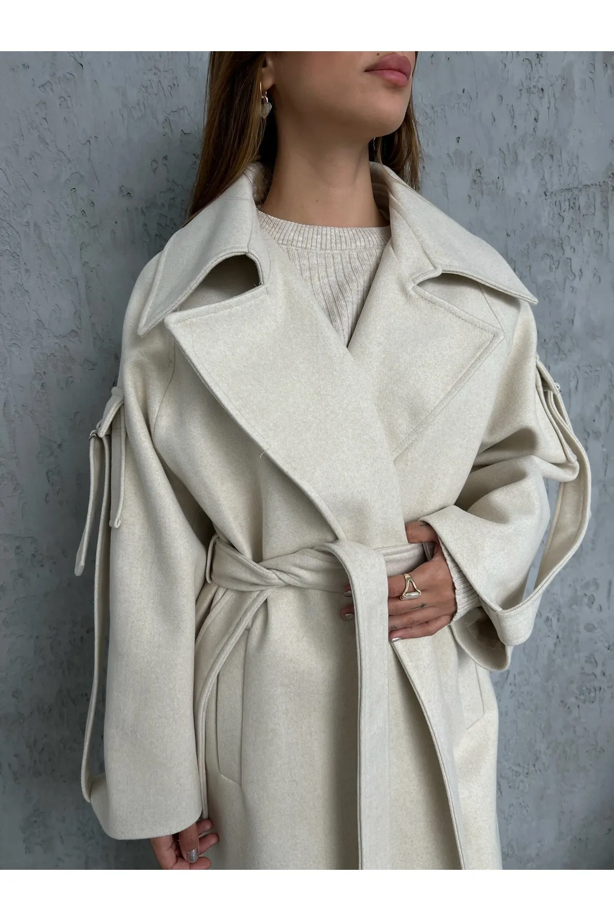 Laluvia  Premium-Mantel mit beigefarbenen Ärmeln und Taschendetail