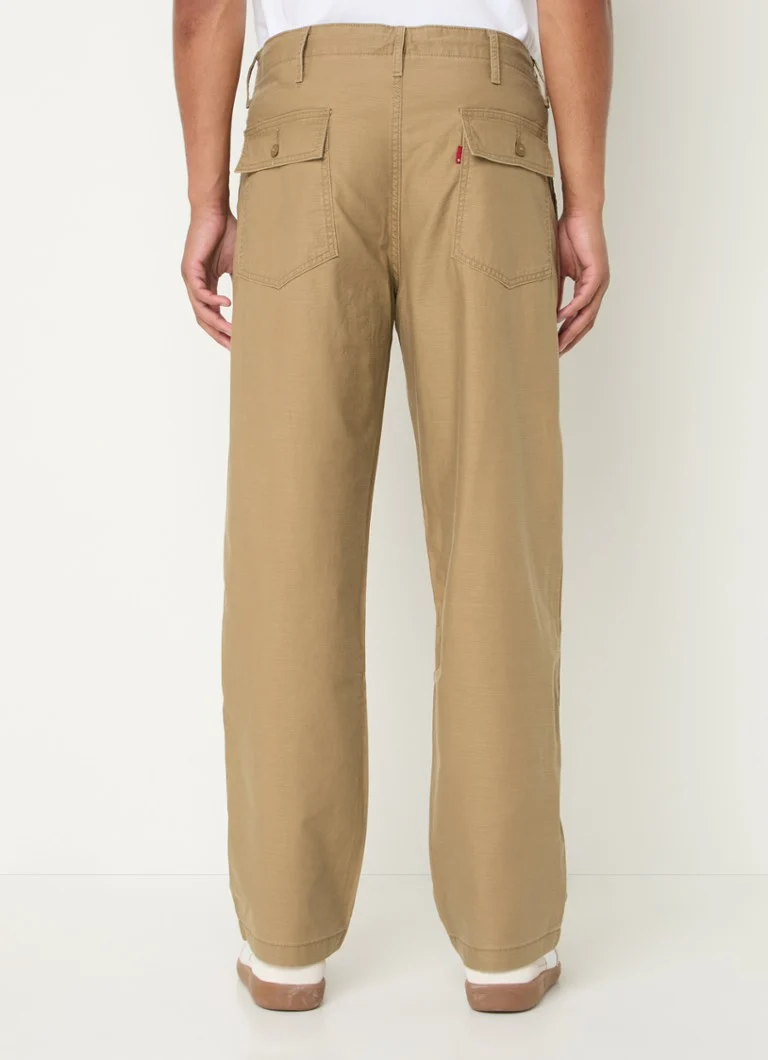 Blugi Levi's cu croi larg și buzunare laterale