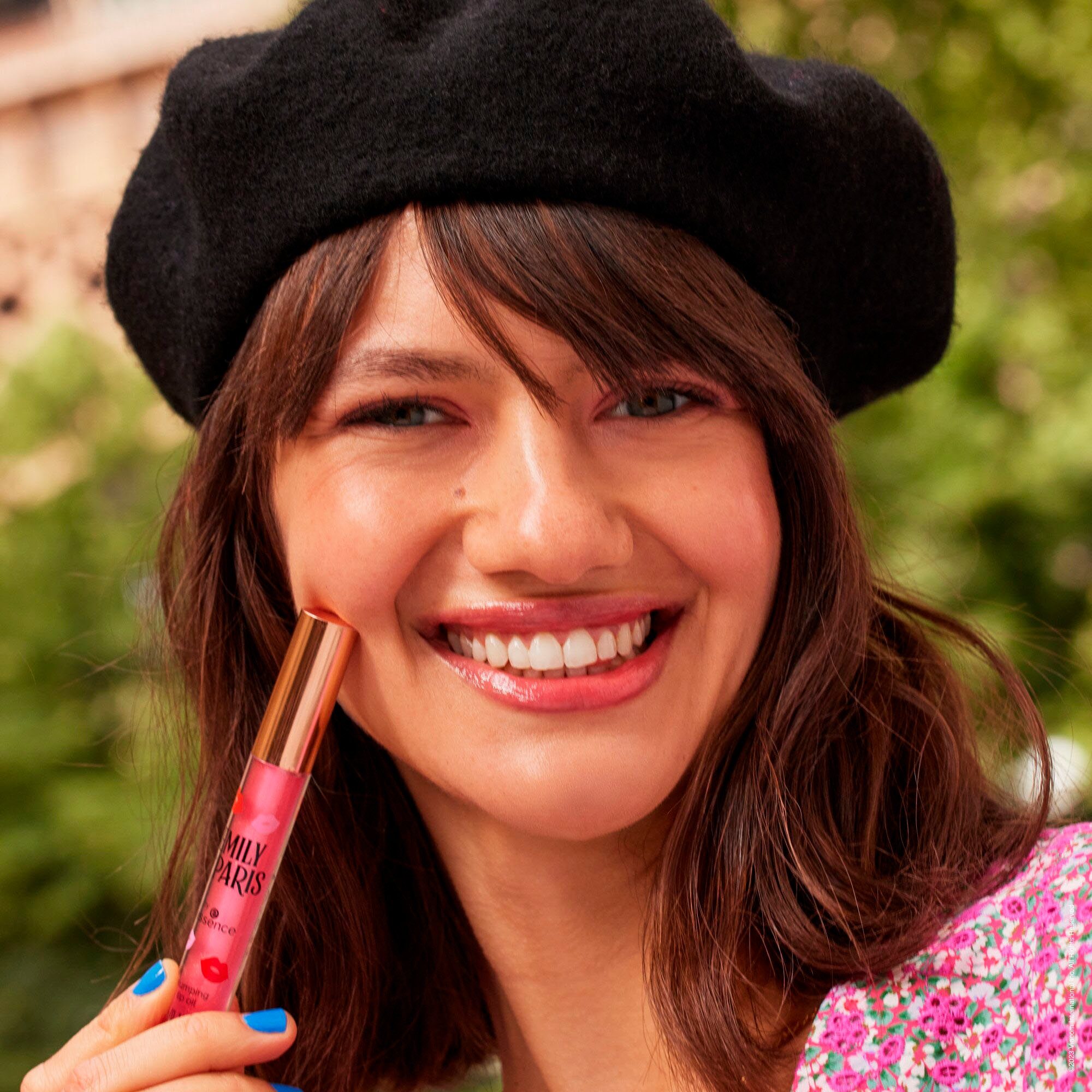 Essence Lipgloss EMILY IN PARIS by essence plumping lip oil