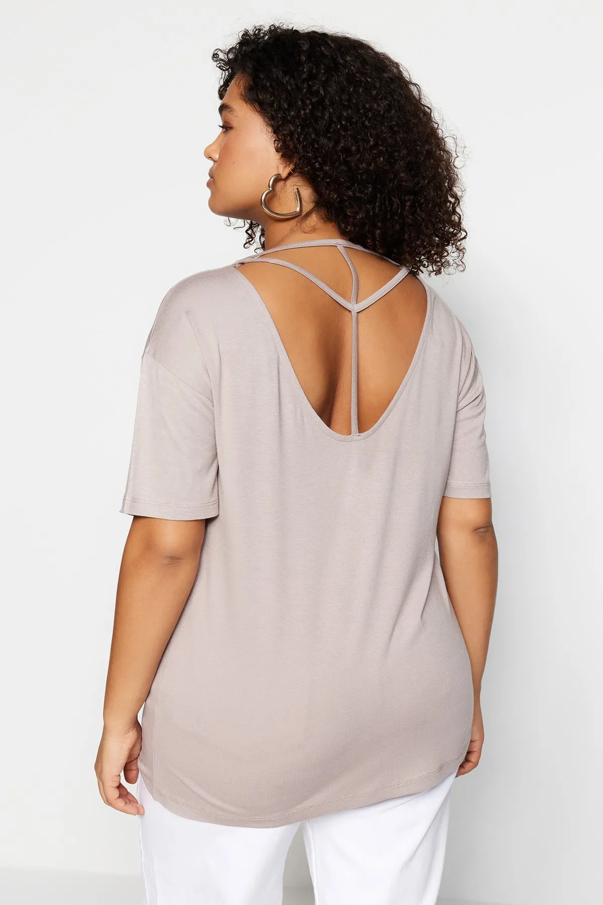 Trendyol Curve  Detailliertes Strick-T-Shirt mit Nerzkragen TBSSS22TS0877