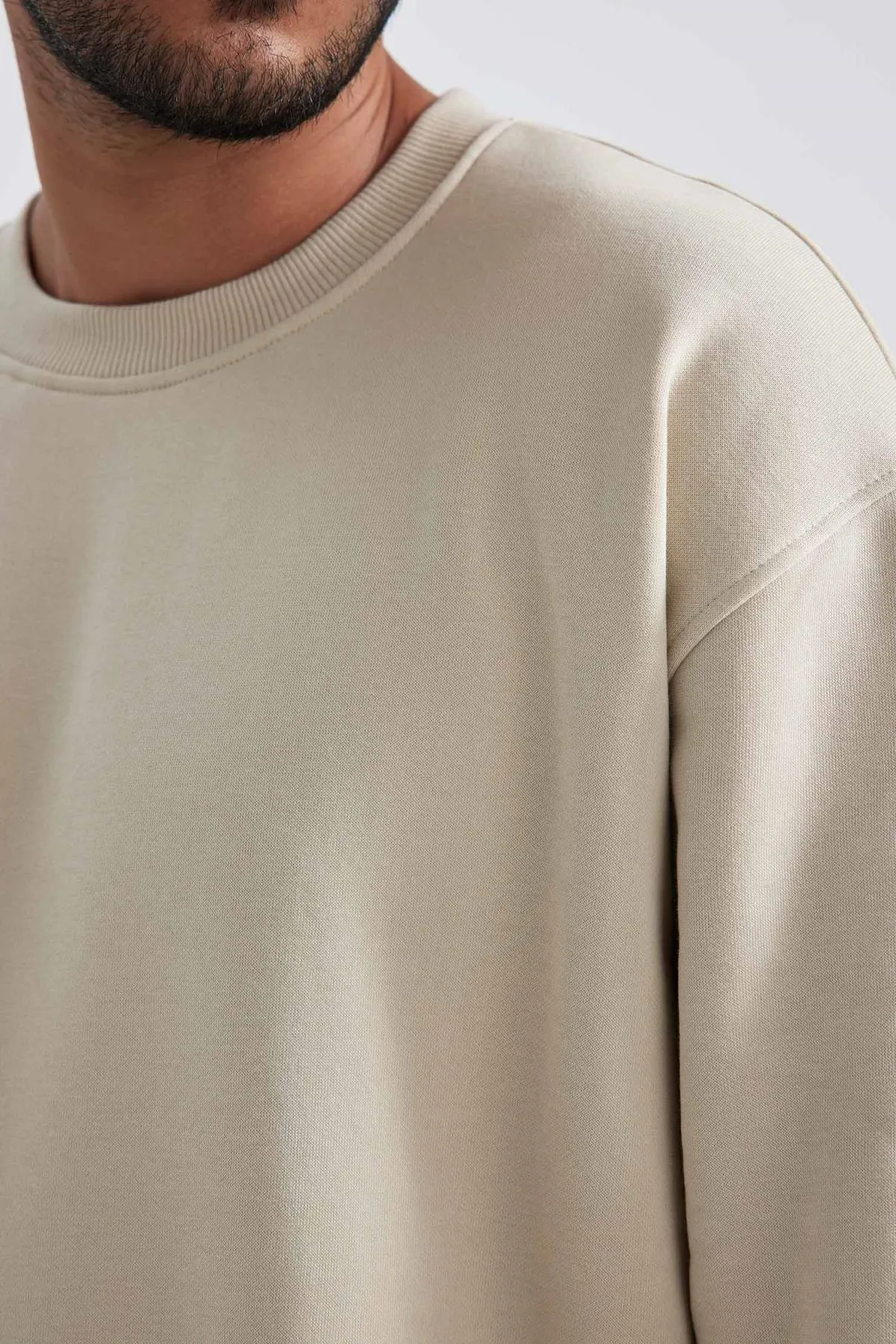 DeFacto  Basic-Sweatshirt mit Rundhalsausschnitt in Oversize-Passform