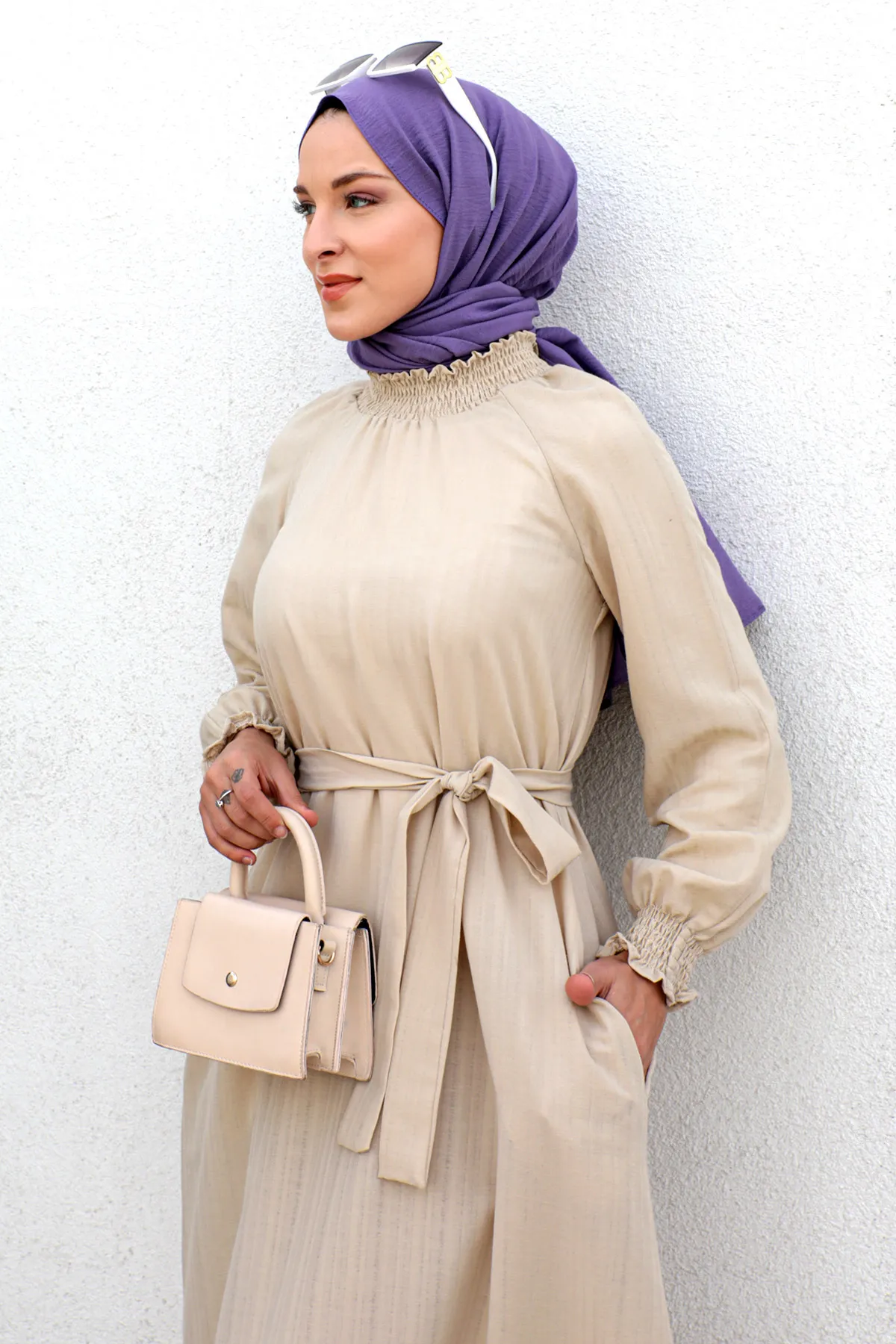 Tesettür Dünyası  Gipe Detailliertes Hijab-Kleid Tsd221204 Beige
