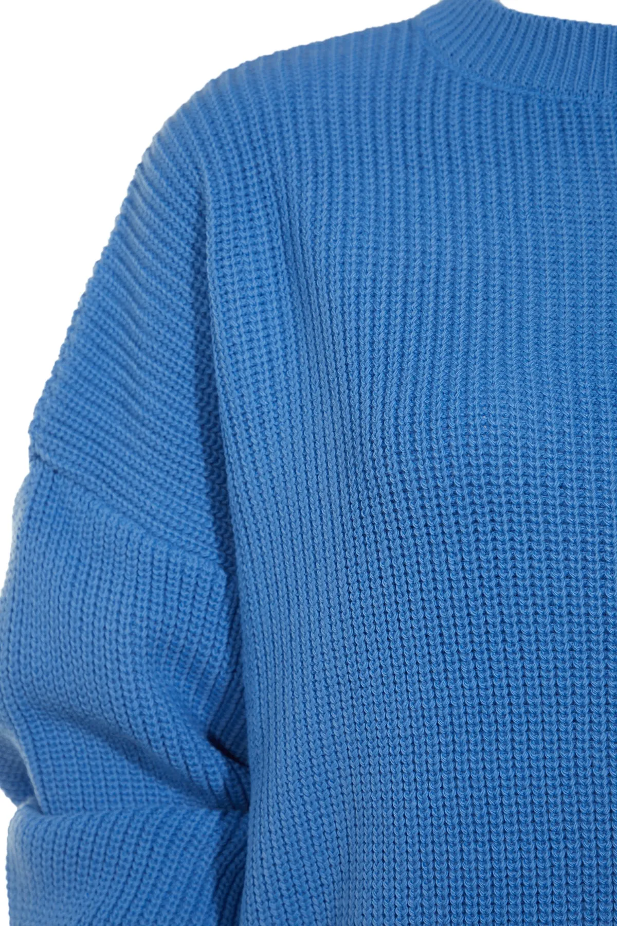 Trendyol Collection  Blauer Strickpullover mit Rundhalsausschnitt und weiter Passform TWOAW23KZ01448