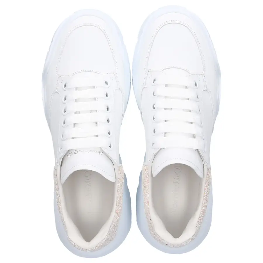 Alexander McQueen - Sneaker low COURT Kalbsleder - weiß