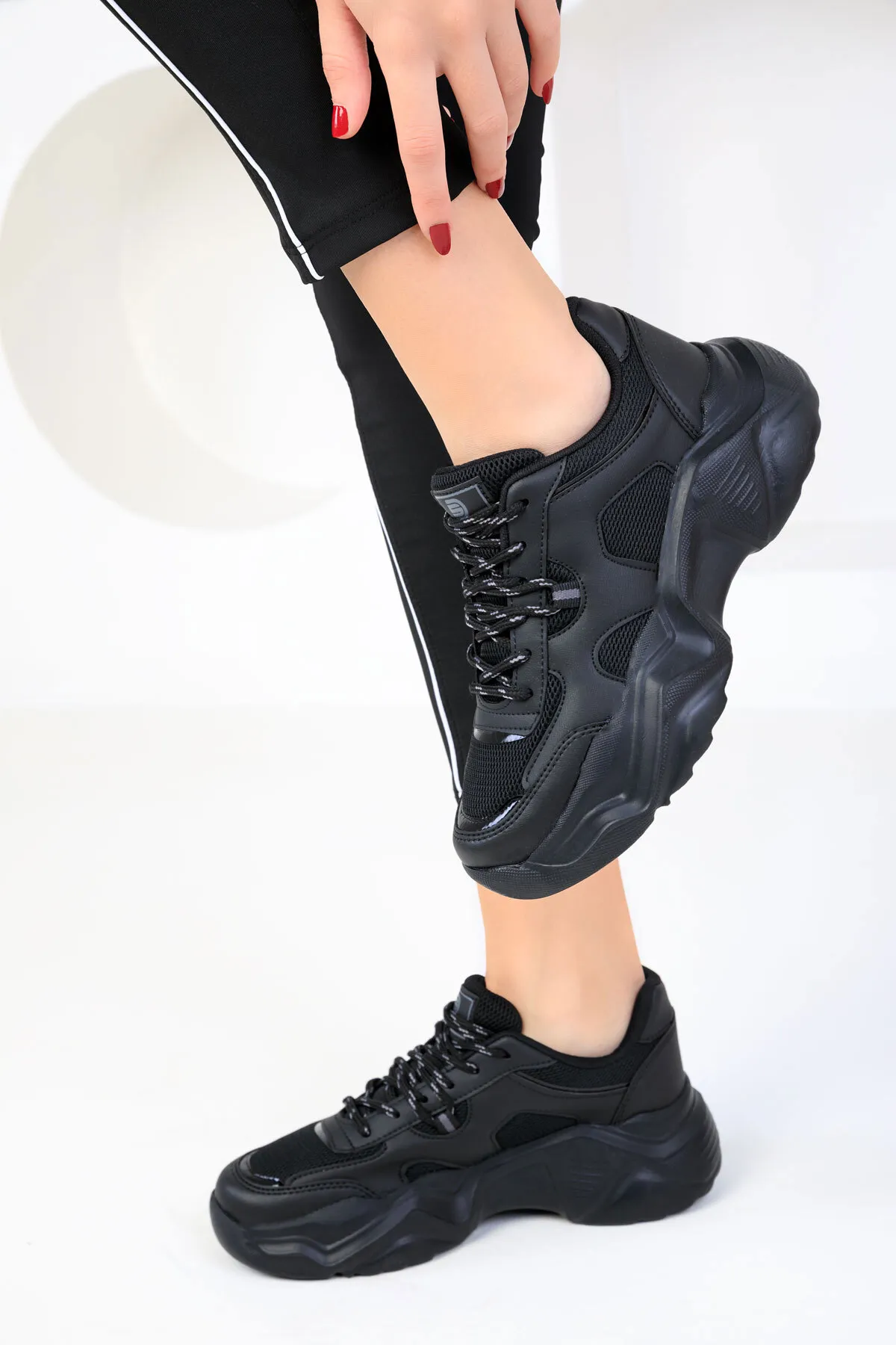 SOHO  Schwarz-Schwarze Damen Sneakers 18240