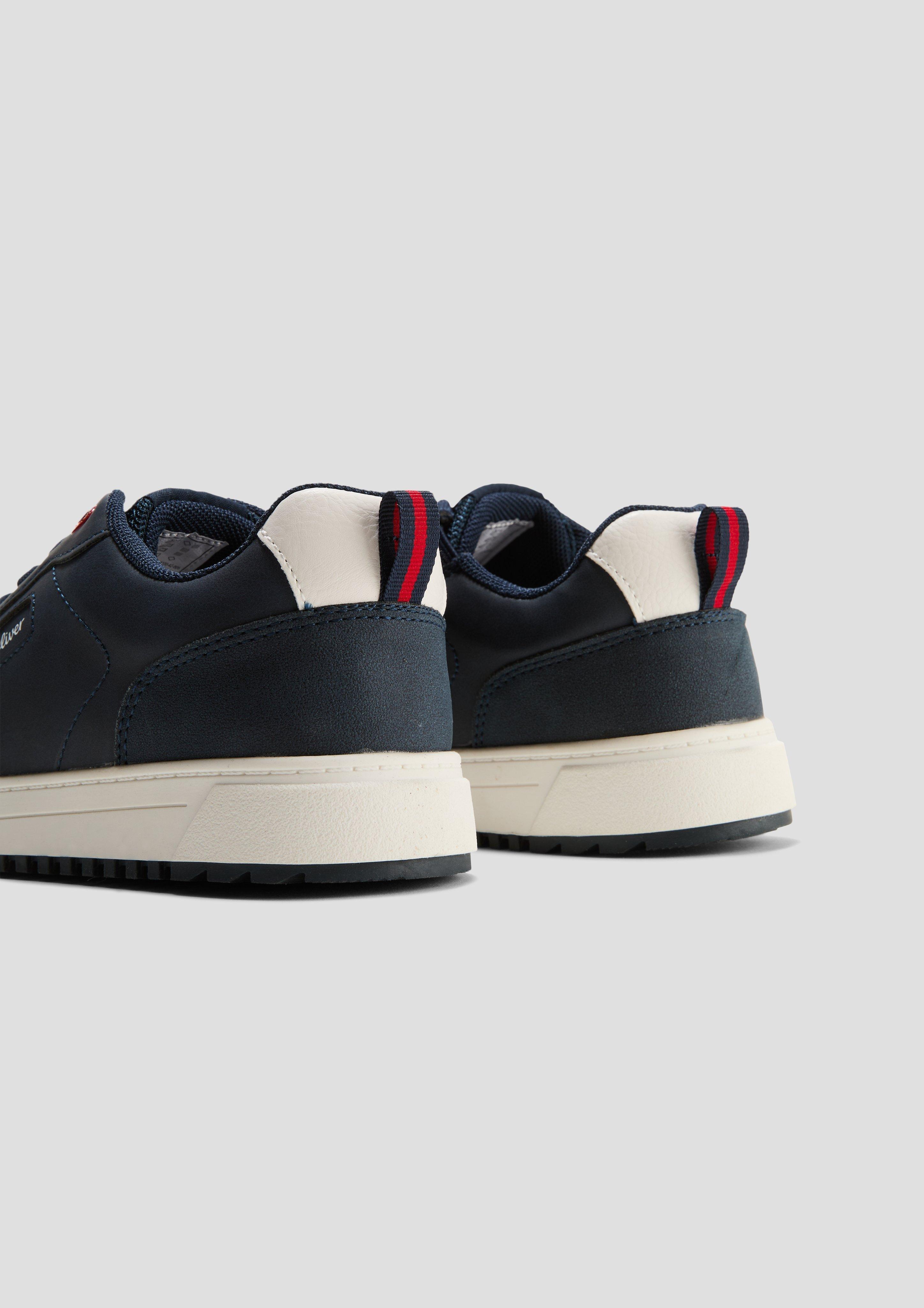 Sneaker in klassischem Design  6008895-805