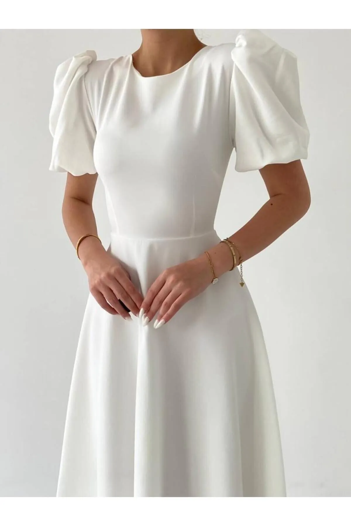 Afiş Butik  Weißes Midikleid mit Wassermelonenärmeln