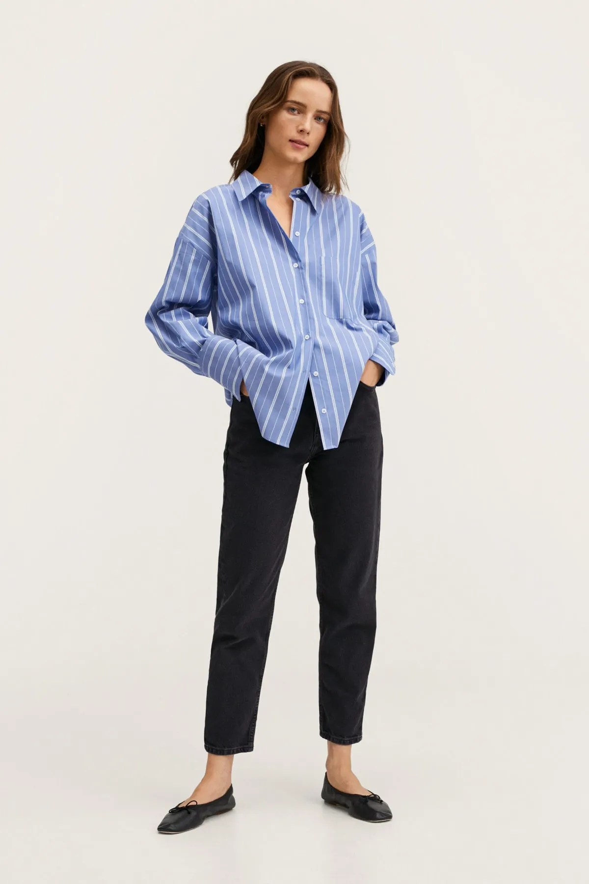 MANGO  Schwarze Denim-Damenjeans 27021110