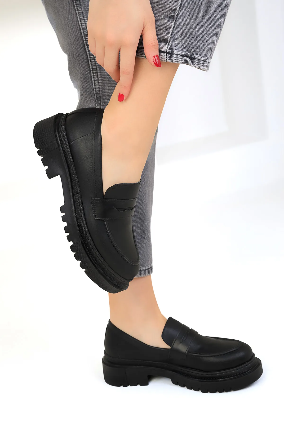 SOHO  Schwarze Damen Freizeitschuhe 17762