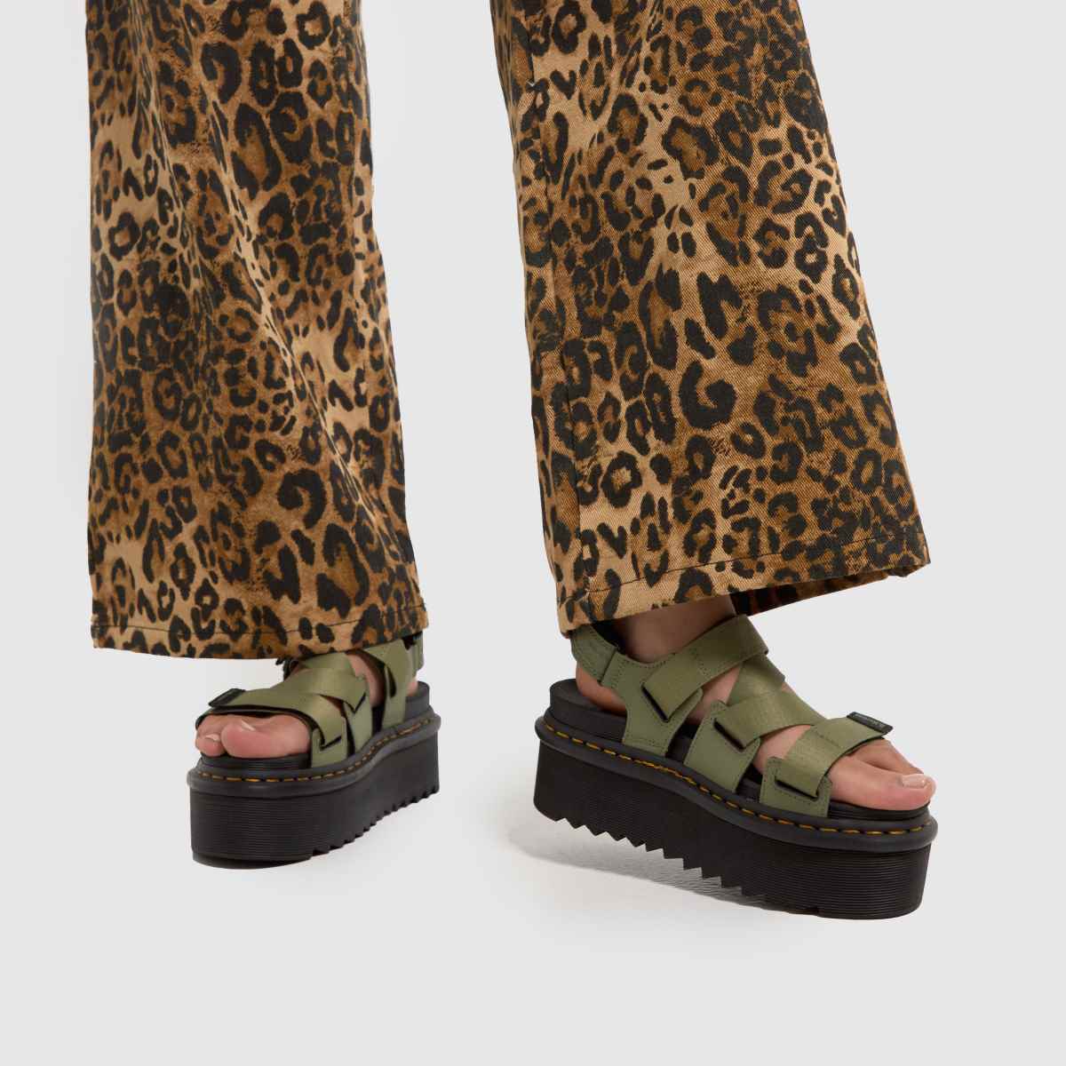 Dr Martens – Kimber – Khakifärgade sandaler