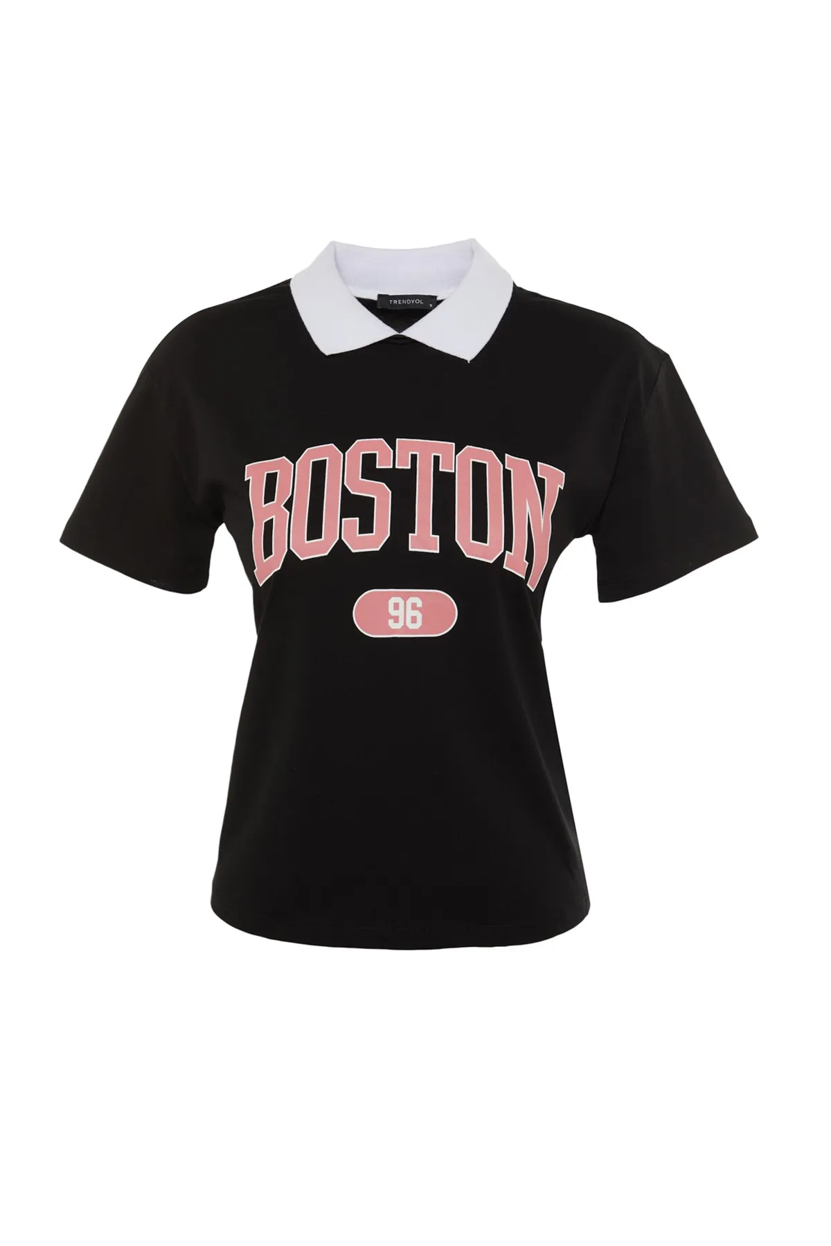 Trendyol Collection  Schwarzes, lässig geschnittenes Basic-Strick-T-Shirt mit Polo-Ausschnitt aus 100 % Baumwolle mit City-Print TWOSS21TS3424