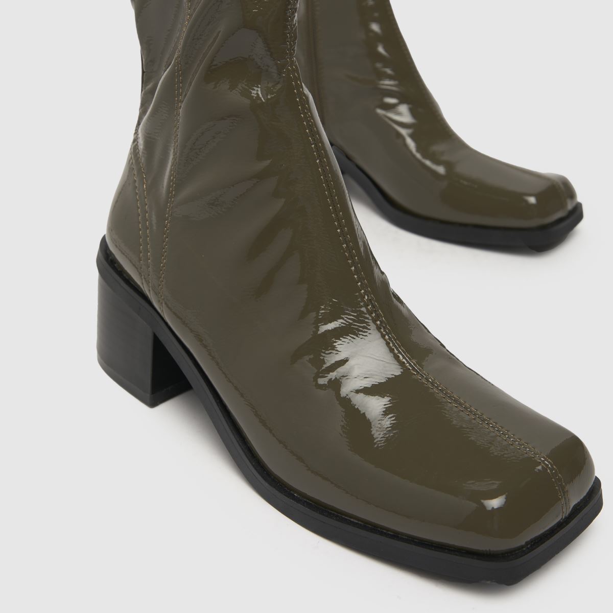 Schuh Blake – Mörkgröna stretchiga stövlar med fyrkantig tå
