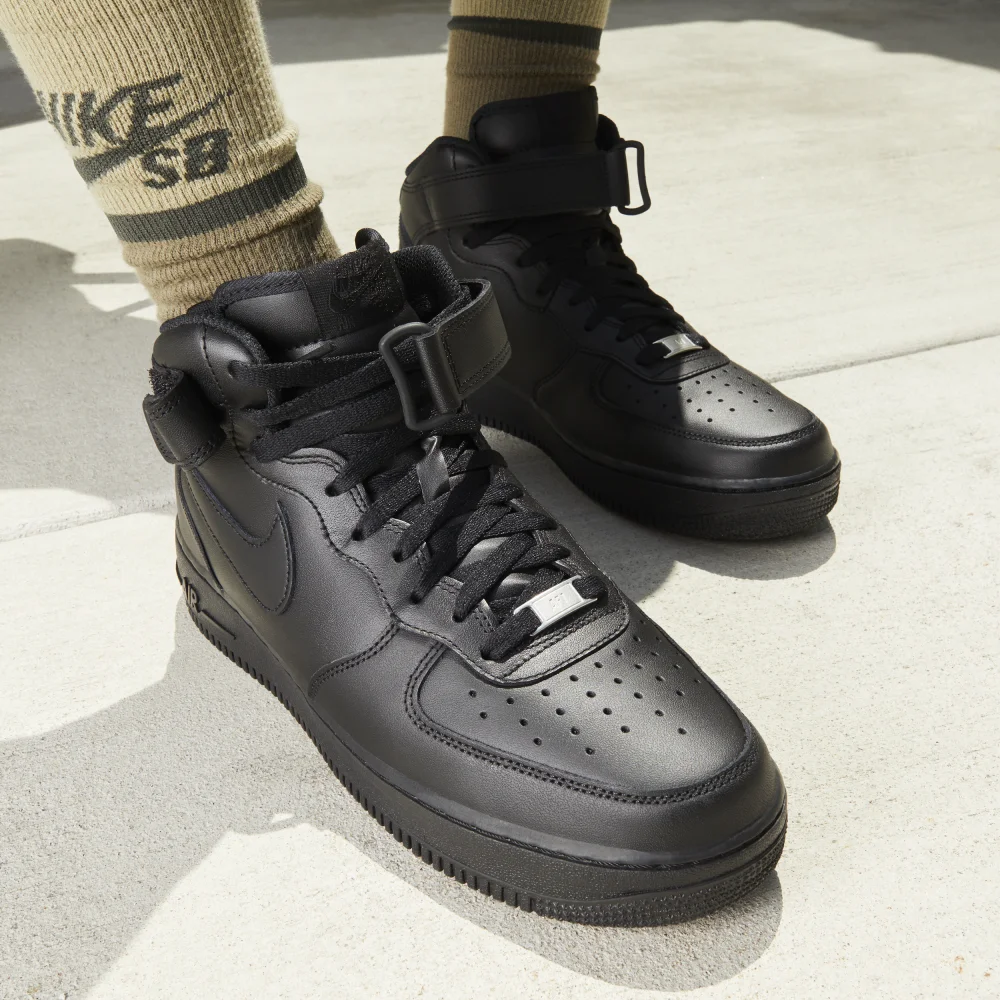 Nike Air Force 1 Mid 07 CW2289-001 / schwarz