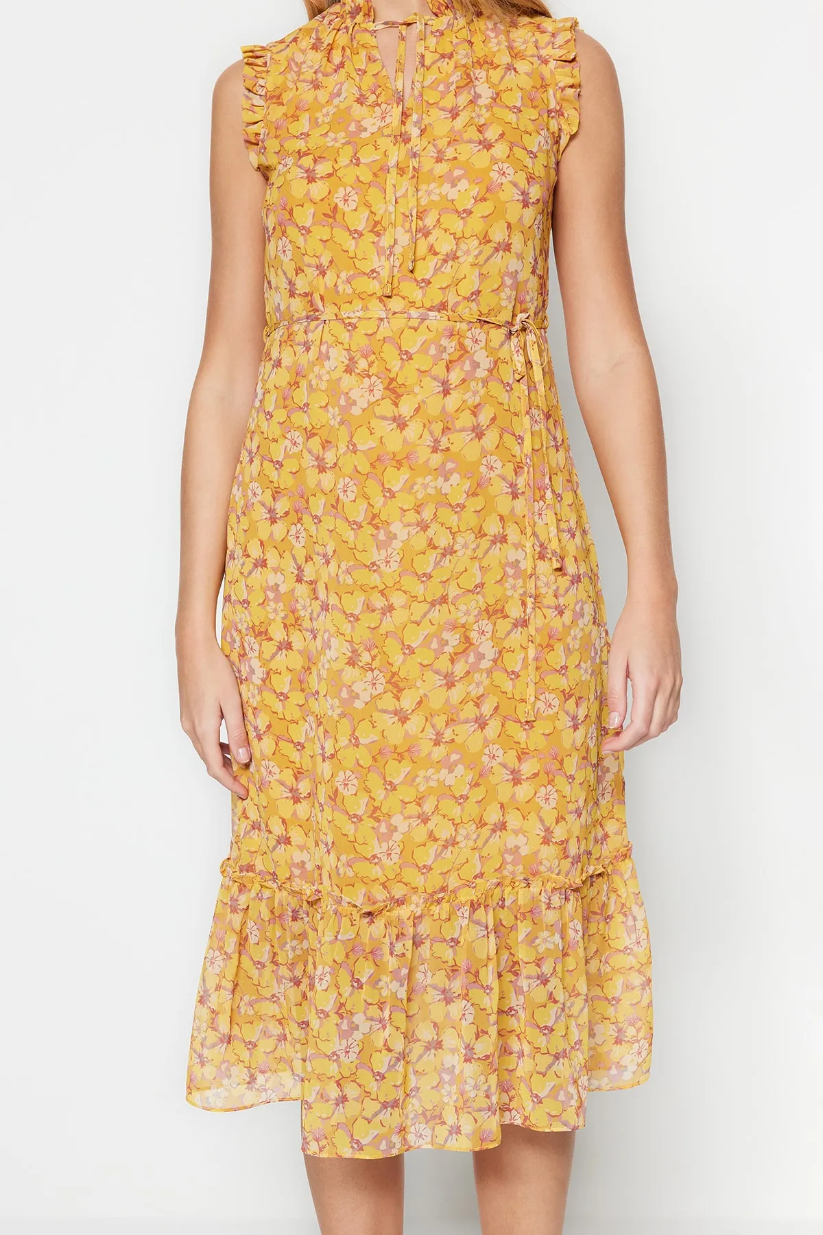 Trendyol Collection  Gelb gemustertes Midi-Gewebekleid in A-Linie/Glockenform TWOSS23EL01840