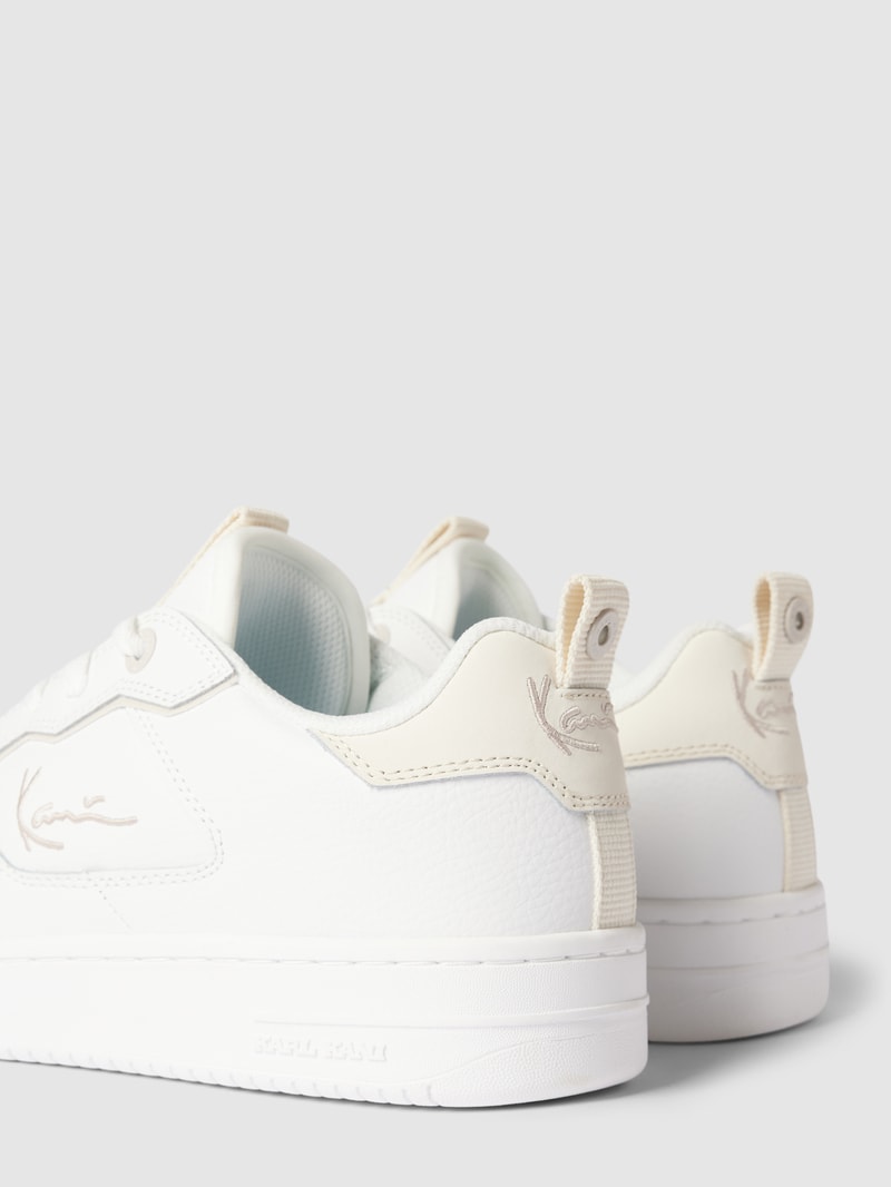 Sneaker mit Label-Stitching in beige