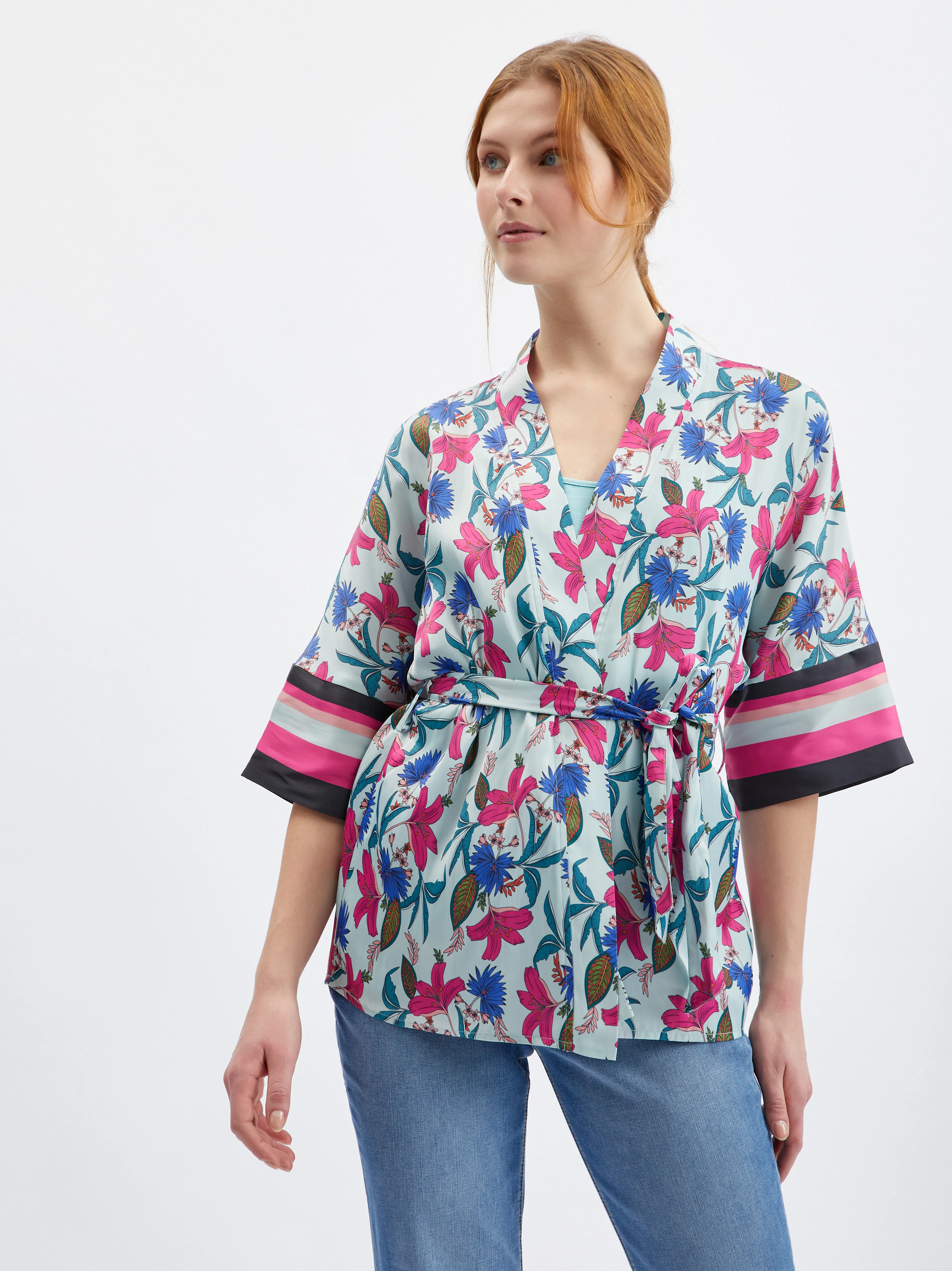 Hellblauer Damen-Blumenkimono ORSAY