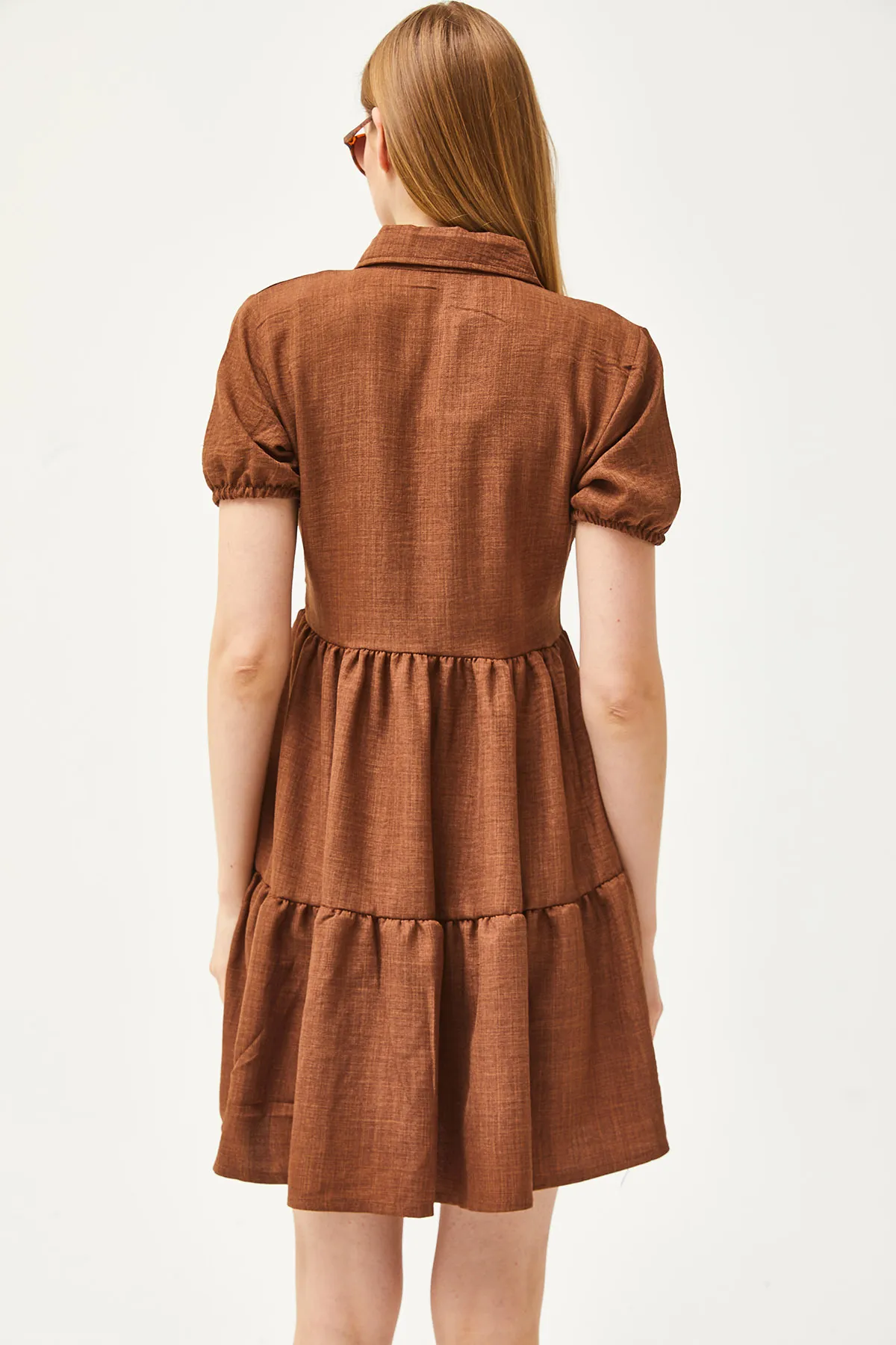 Olalook  Hellbraunes Leinen-Hemdkleid für Damen ELB-19002075